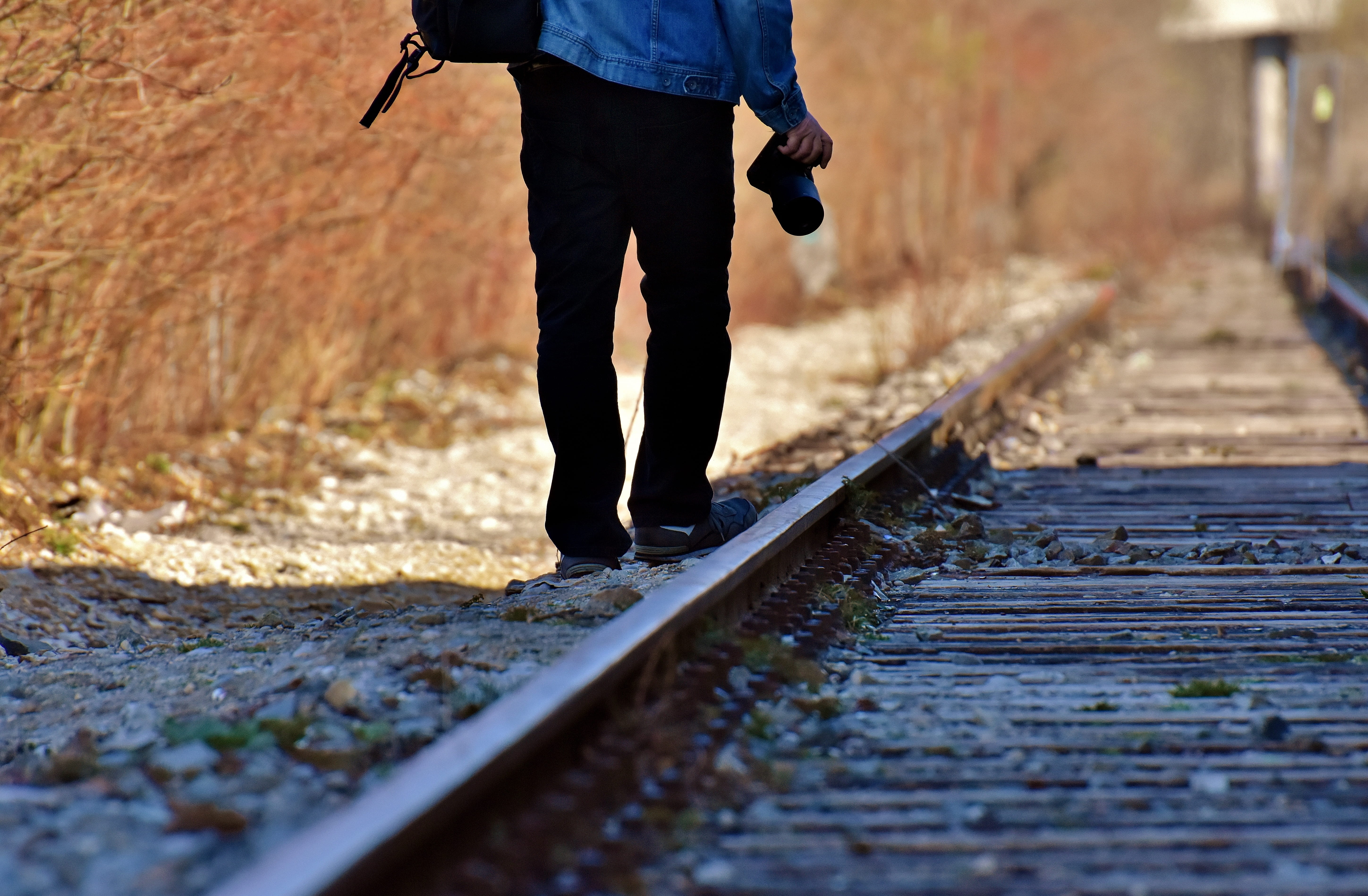 ground rail, man, one person, old, low section, human limb, 5K, lifestyles, walking, human body part, the way forward, platform, track, rail transportation, HD Wallpaper