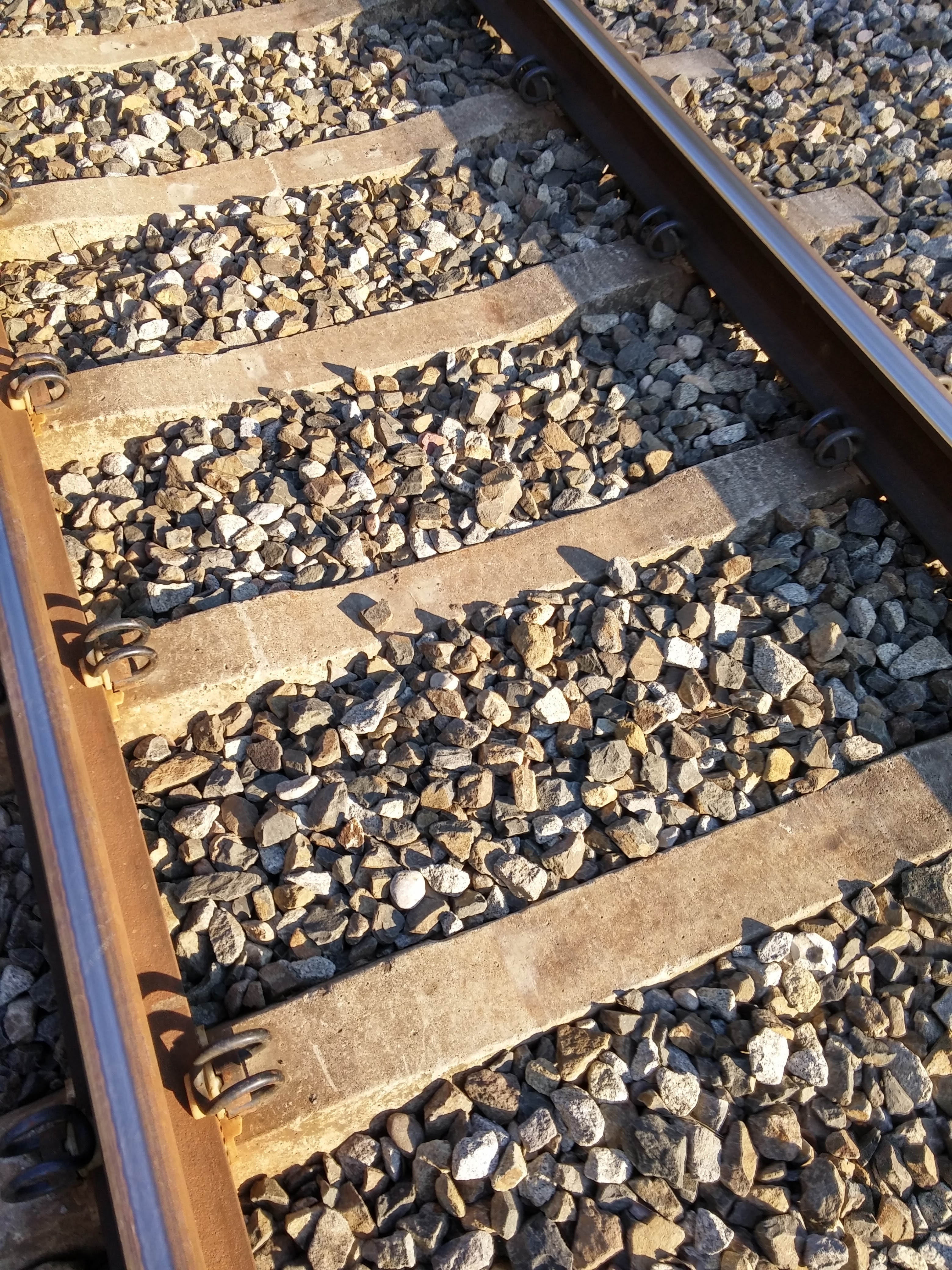 large group of objects, outdoors, no people, wood - material, concrete, rock - object, 4K, gravel, solid, rail transportation, nature, railroad tie, gray, Phone HD Wallpaper