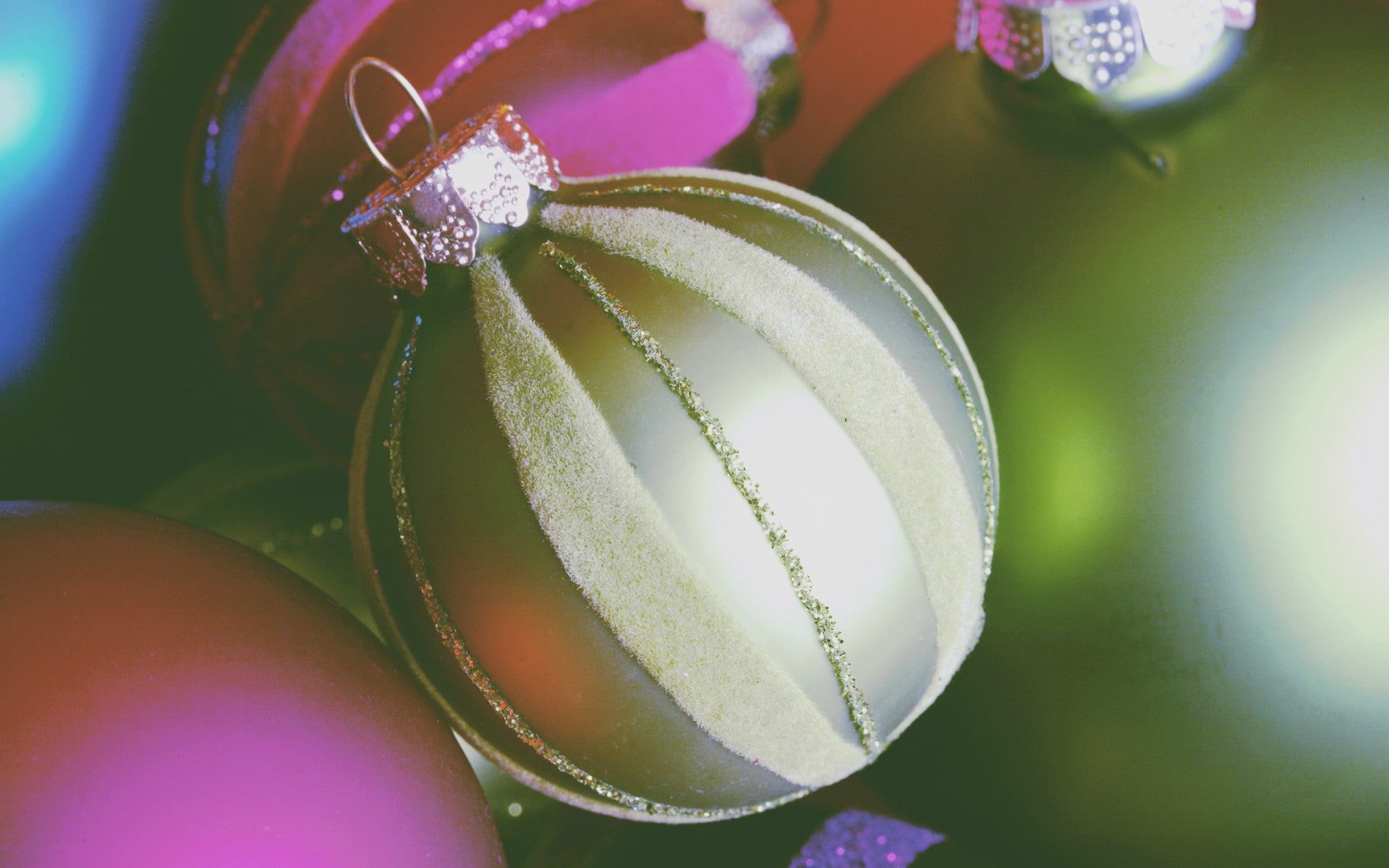 Christmas ornaments, growth, beauty in nature, 1080P, close-up, event, green color, indoors, no people, colorful, shiny, purple, still life, egg, nature, HD Wallpaper