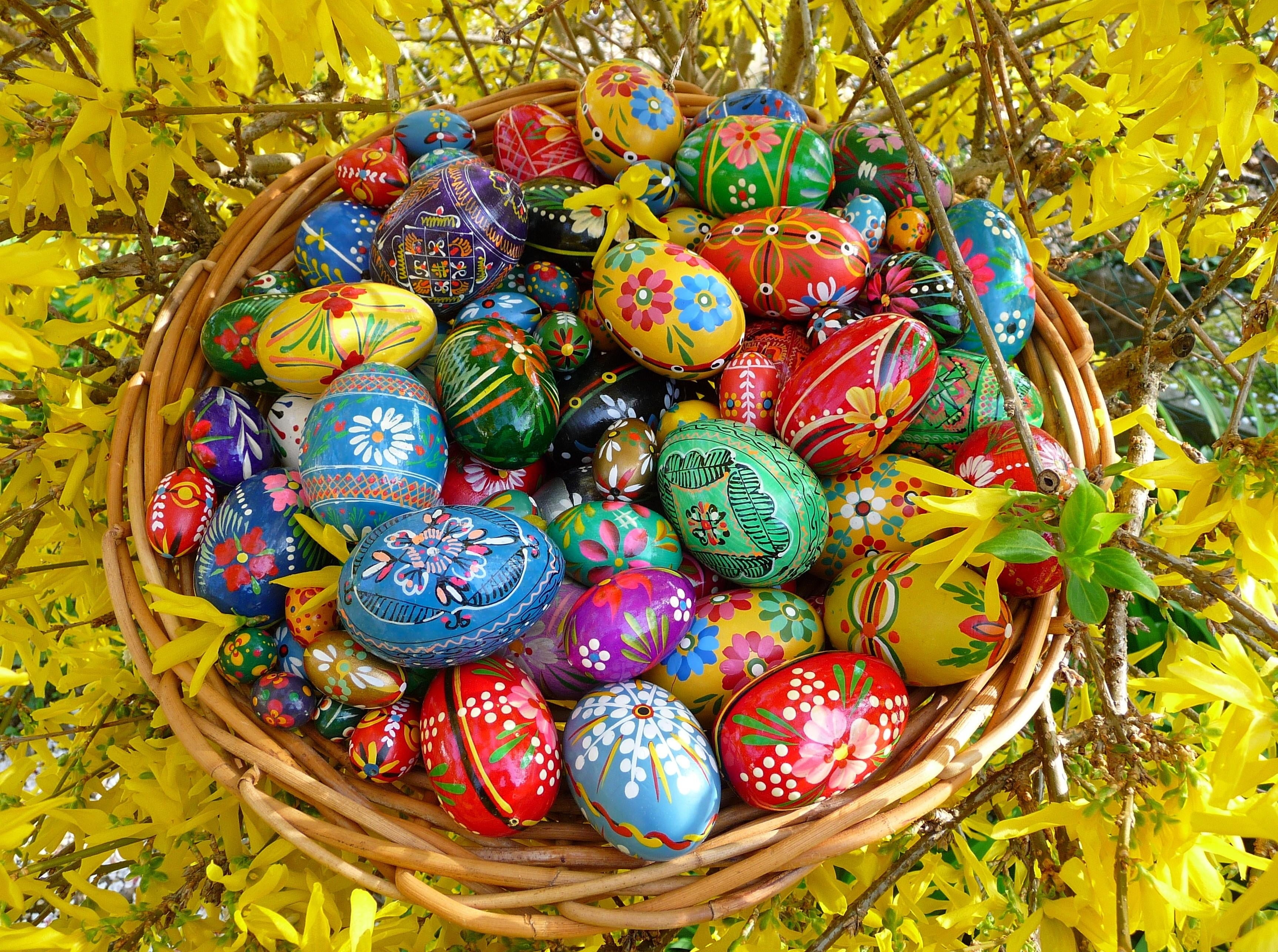 easter Egg, red, springtime, season, paint, close-up, creativity, multi Colored, celebration, design, colors, vibrant Color, pattern, craft, ornate, christianity, HD Wallpaper