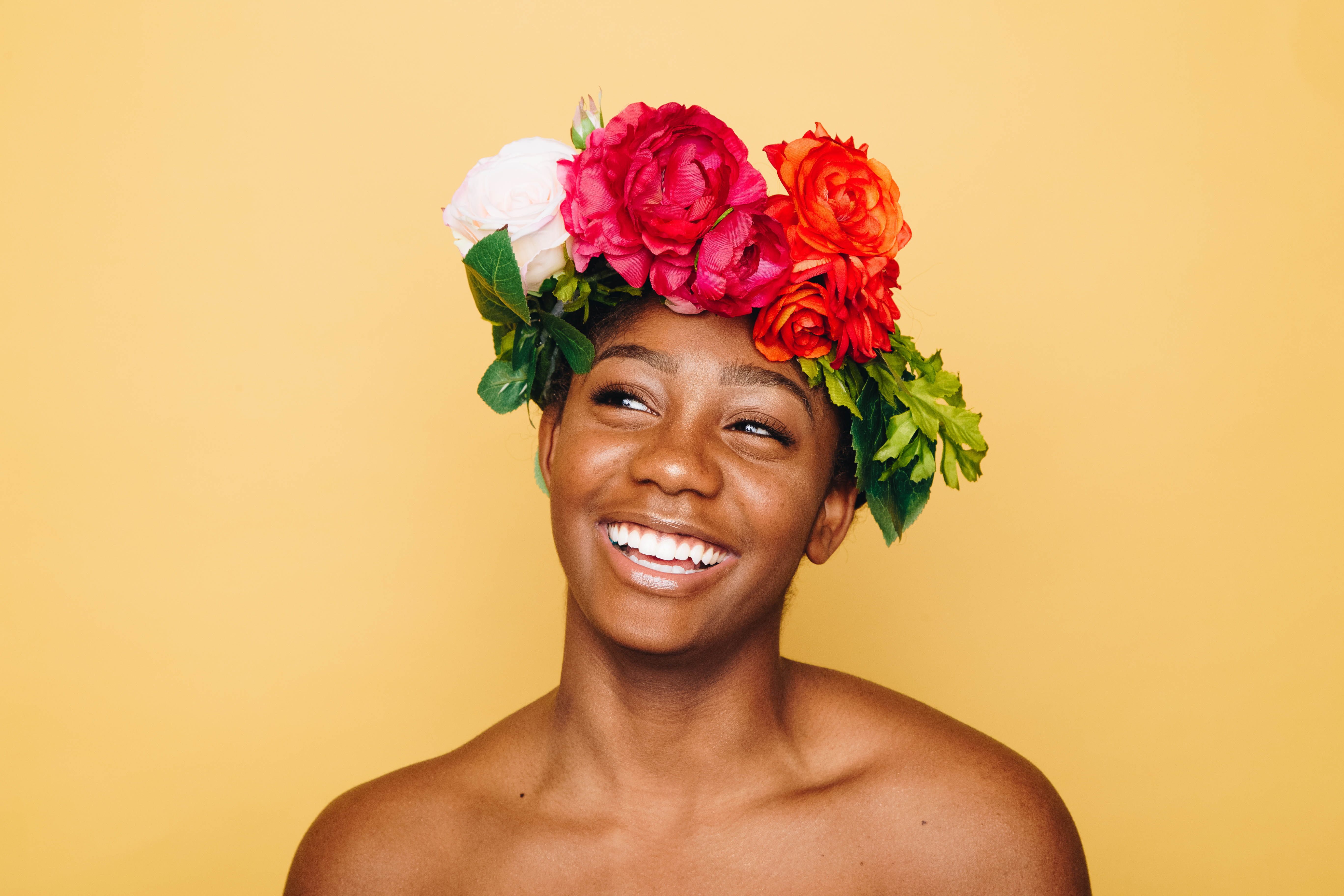 hat, indoors, fashion, studio shot, adult, beauty, wearing, 5K, flowercrown, human face, smile, bouquet, lady, body part, flowering plant, human body part, HD Wallpaper