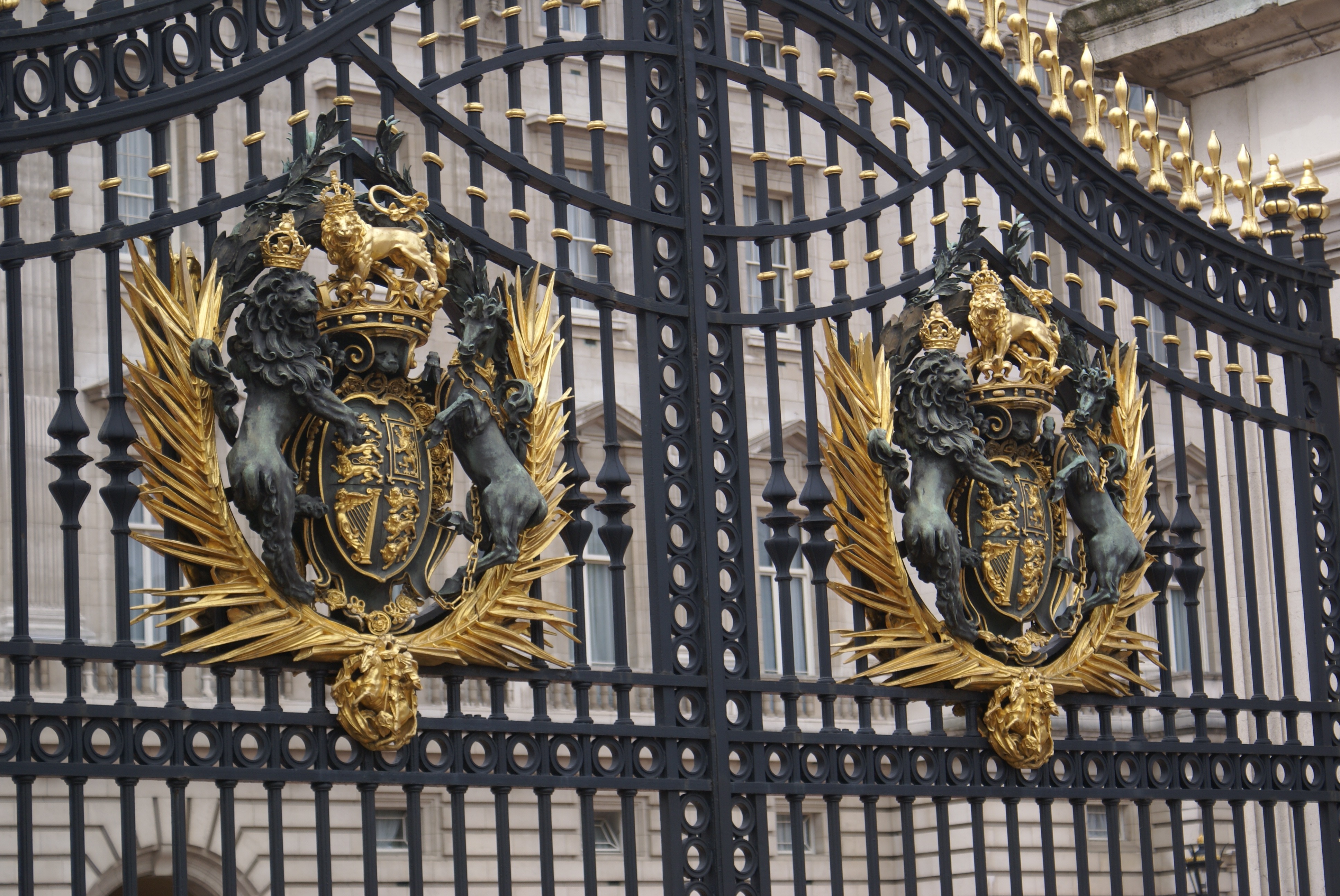 built structure, gold, low angle view, sculpture, travel destinations, palace, building exterior, buildings, outdoors, symbol, london, day, craft, metal, HD Wallpaper