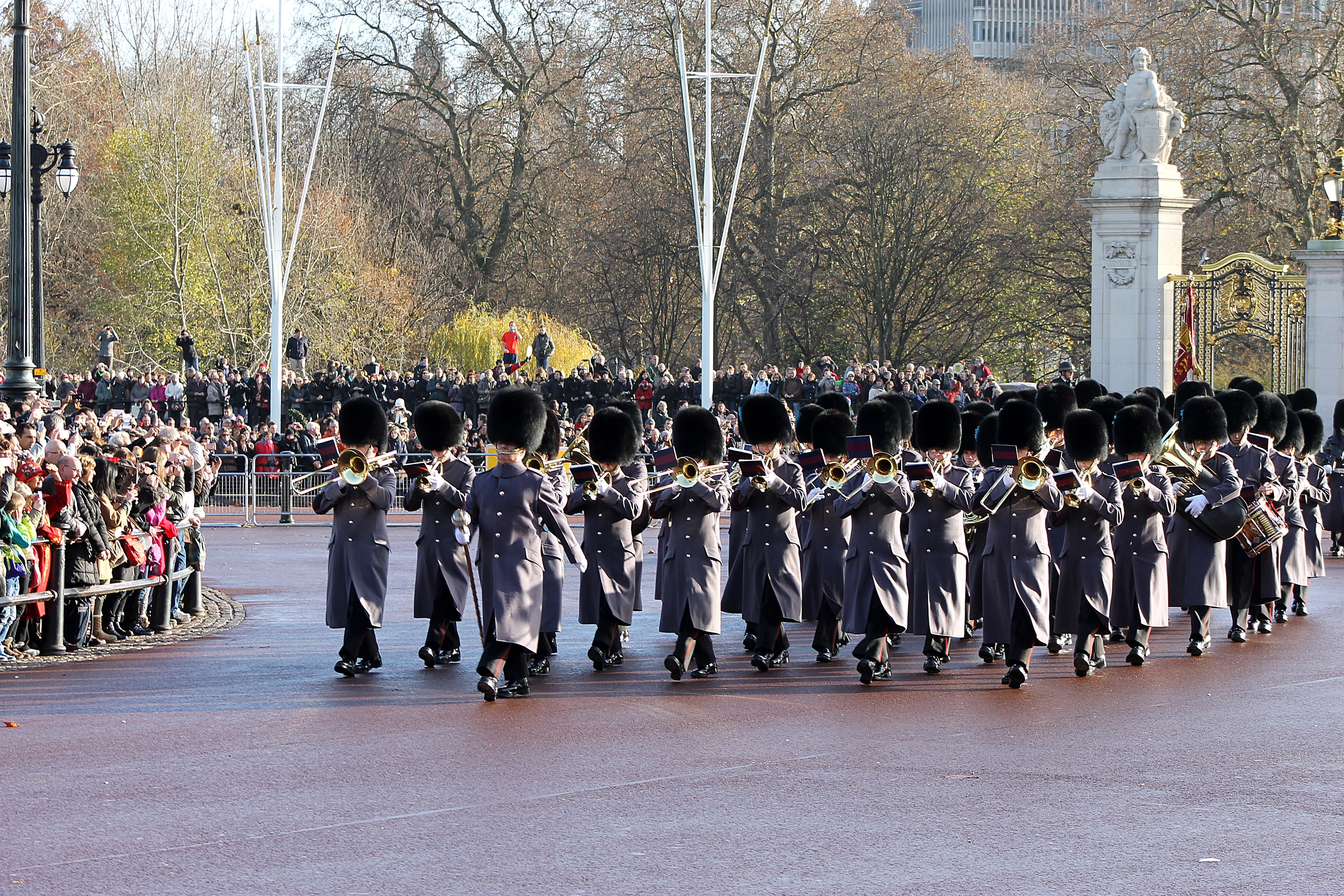 event, real people, london, government, marching, cooperation, military parade, buckingham palace, outdoors, group of people, uniform, men, 4K, crowd, HD Wallpaper