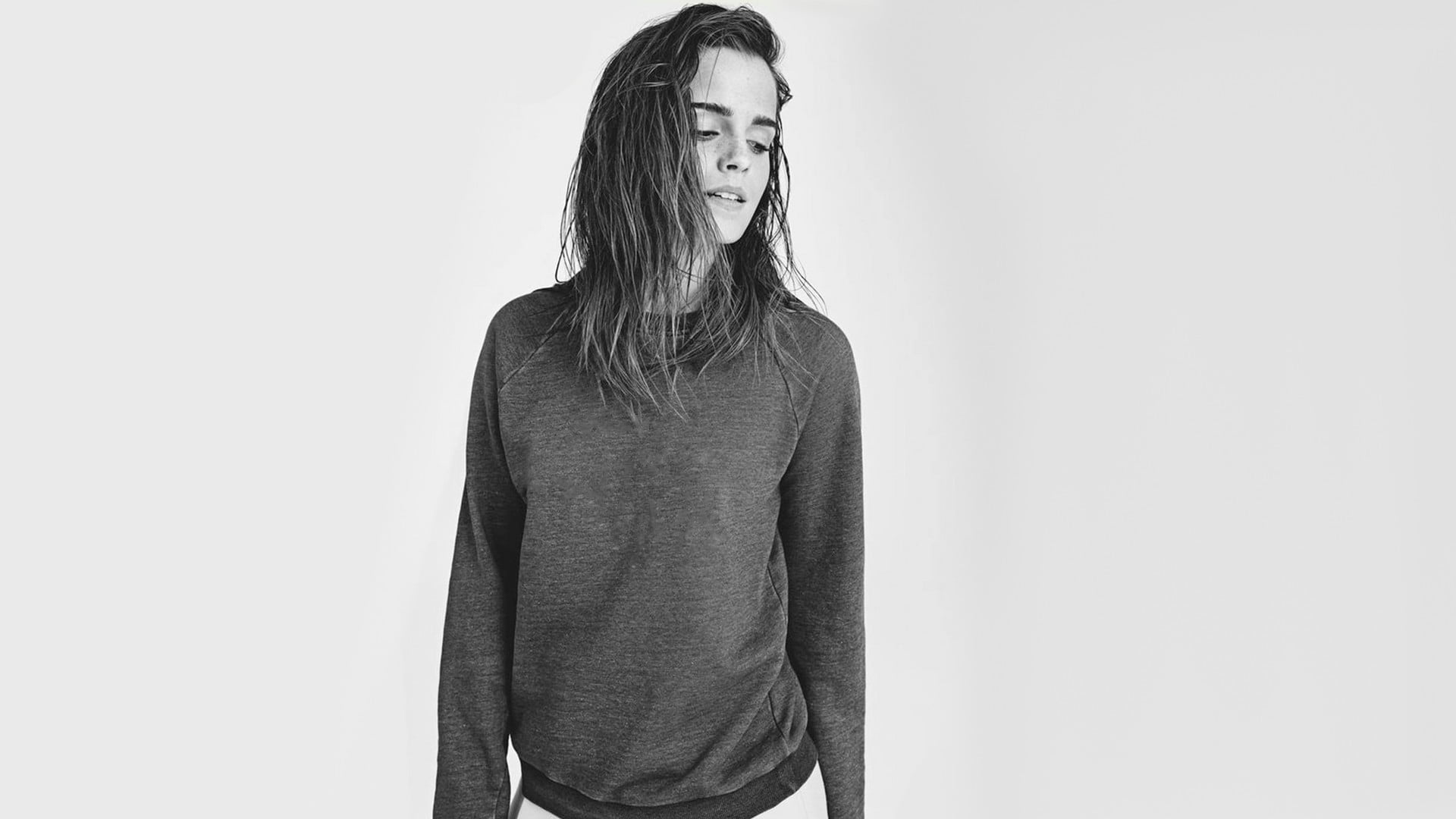 lifestyles, young adult, simple background, women, indoors, copy space, looking, adult, casual clothing, hair, face, hairstyle, sweater, standing, 1080P, HD Wallpaper