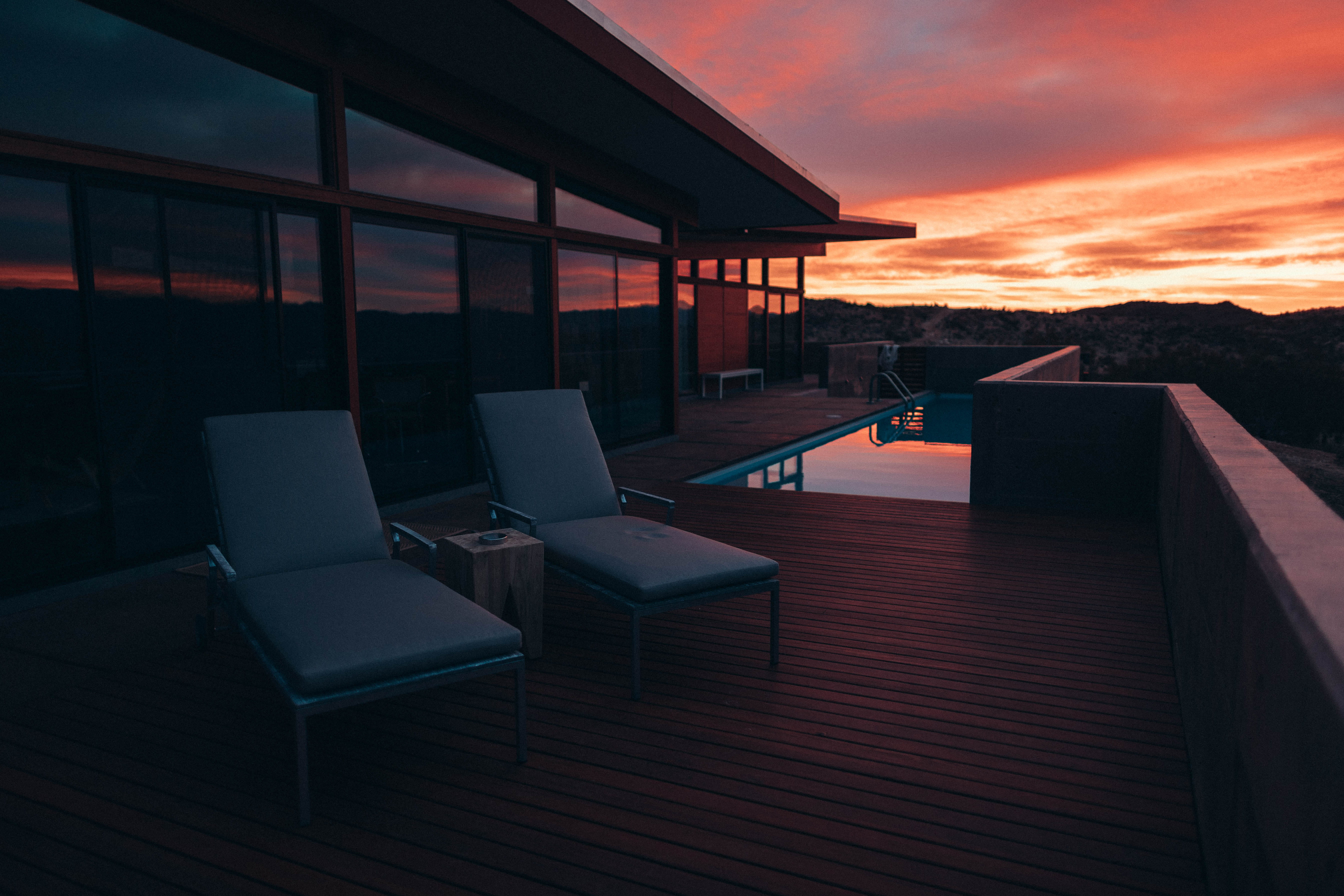 building exterior, dusk, building, chair, sunlight, table, built structure, deck, terrace, hardwood, luxury, modern, computer, wood, absence, nature, seat, HD Wallpaper