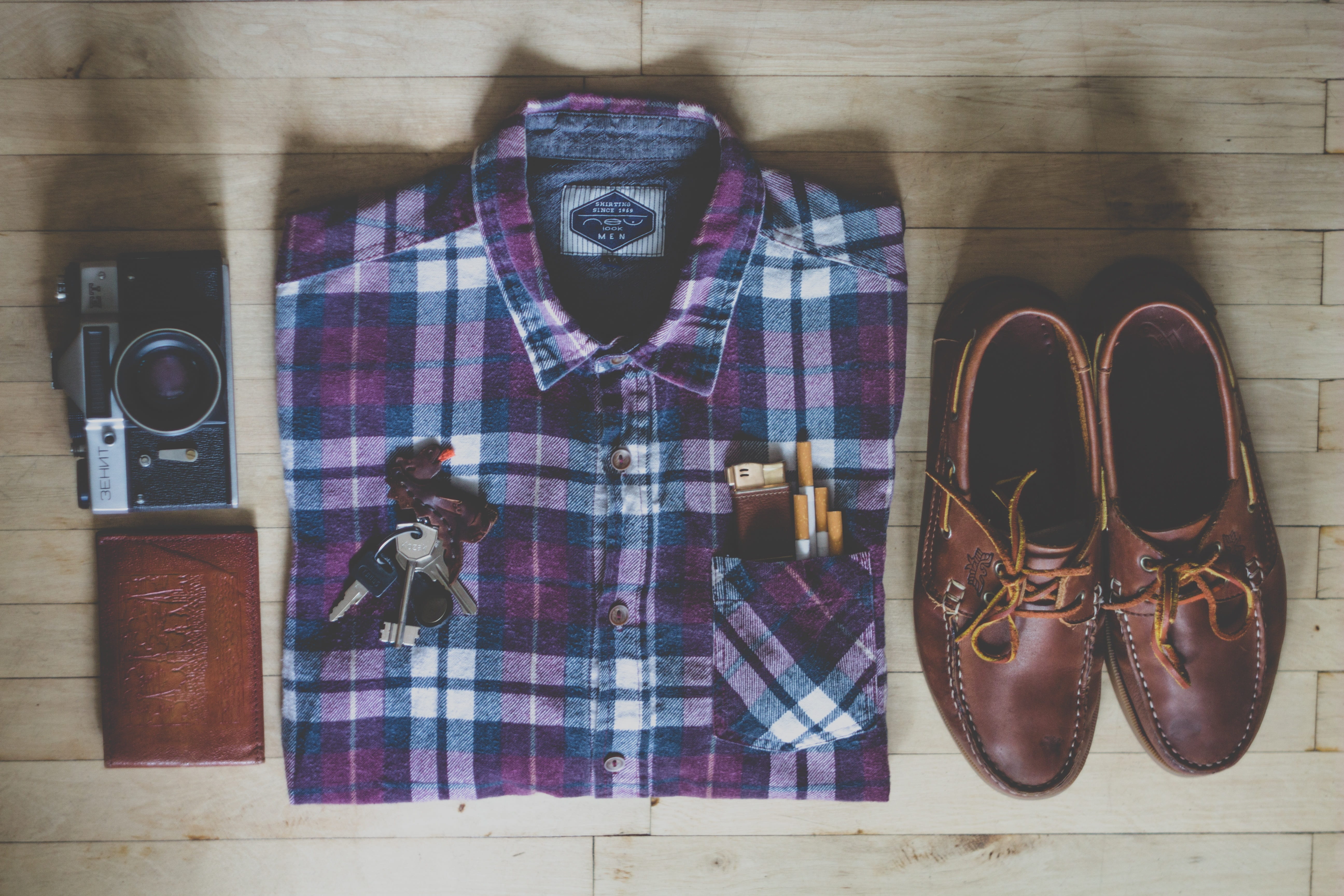 retro, checked pattern, textile, glasses, dress, men fashion, brown, shoes, style, fashion design, shoe, camera, still life, purple, button down shirt, HD Wallpaper