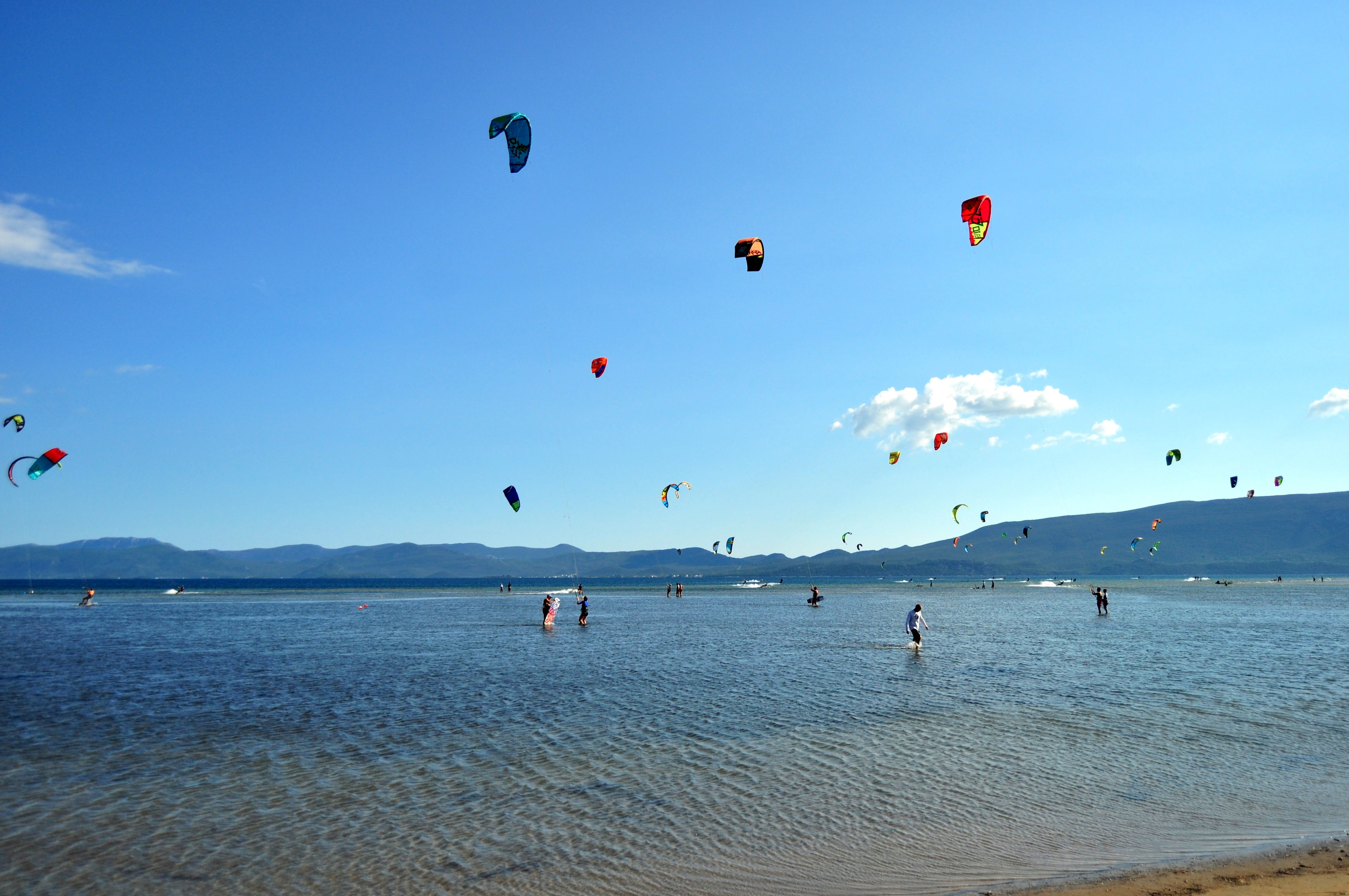 travel destinations, mountains, day, beach, incidental people, transportation, water sport, sky, 4K, land, hot air balloon, nature, sea, summer, mouth of the neretva, HD Wallpaper