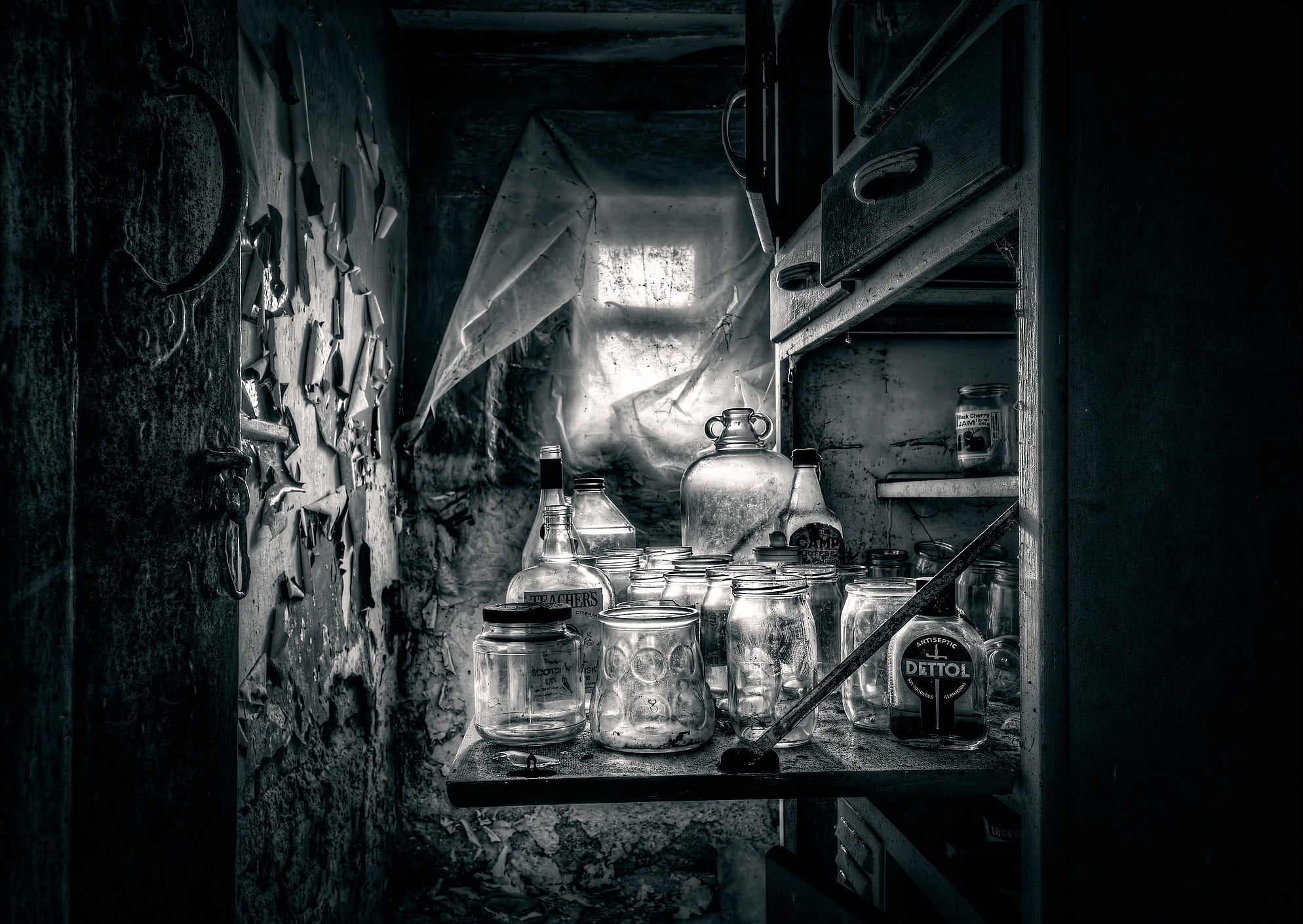old, architecture, run-down, window, 1080P, no people, painting, abandoned, day, kitchen utensil, room, black, obsolete, domestic room, indoors, gray, HD Wallpaper