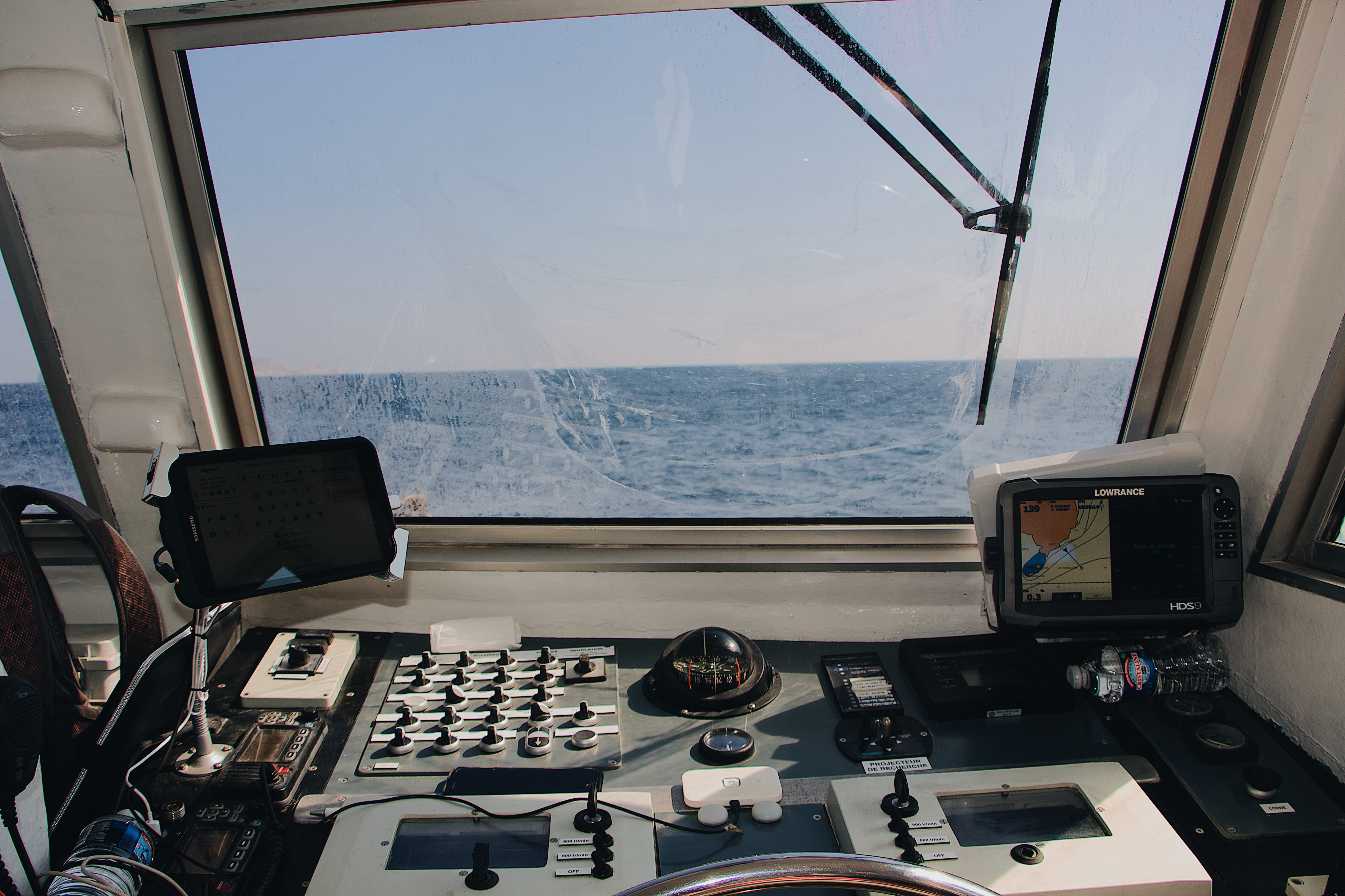 airplane, desk, window, tower, horizon over water, table, horizon, computer hardware, machine, no people, glass - material, display, sea, screen, computer, HD Wallpaper