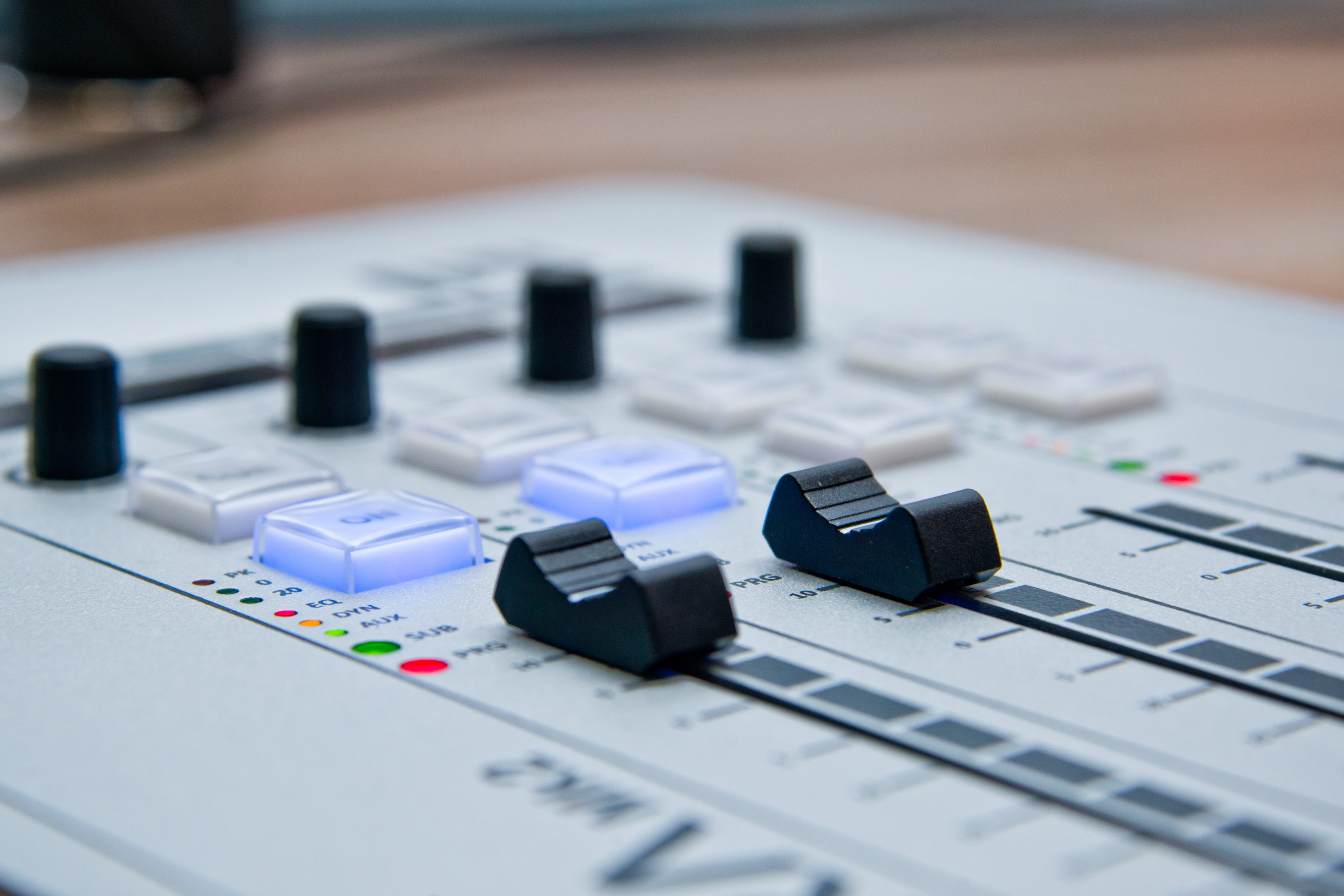 connection block, black, indoors, radio, push button, photo, audio equipment, musical equipment, knob, sound, mixing, focus on foreground, close-up, the console, HD Wallpaper
