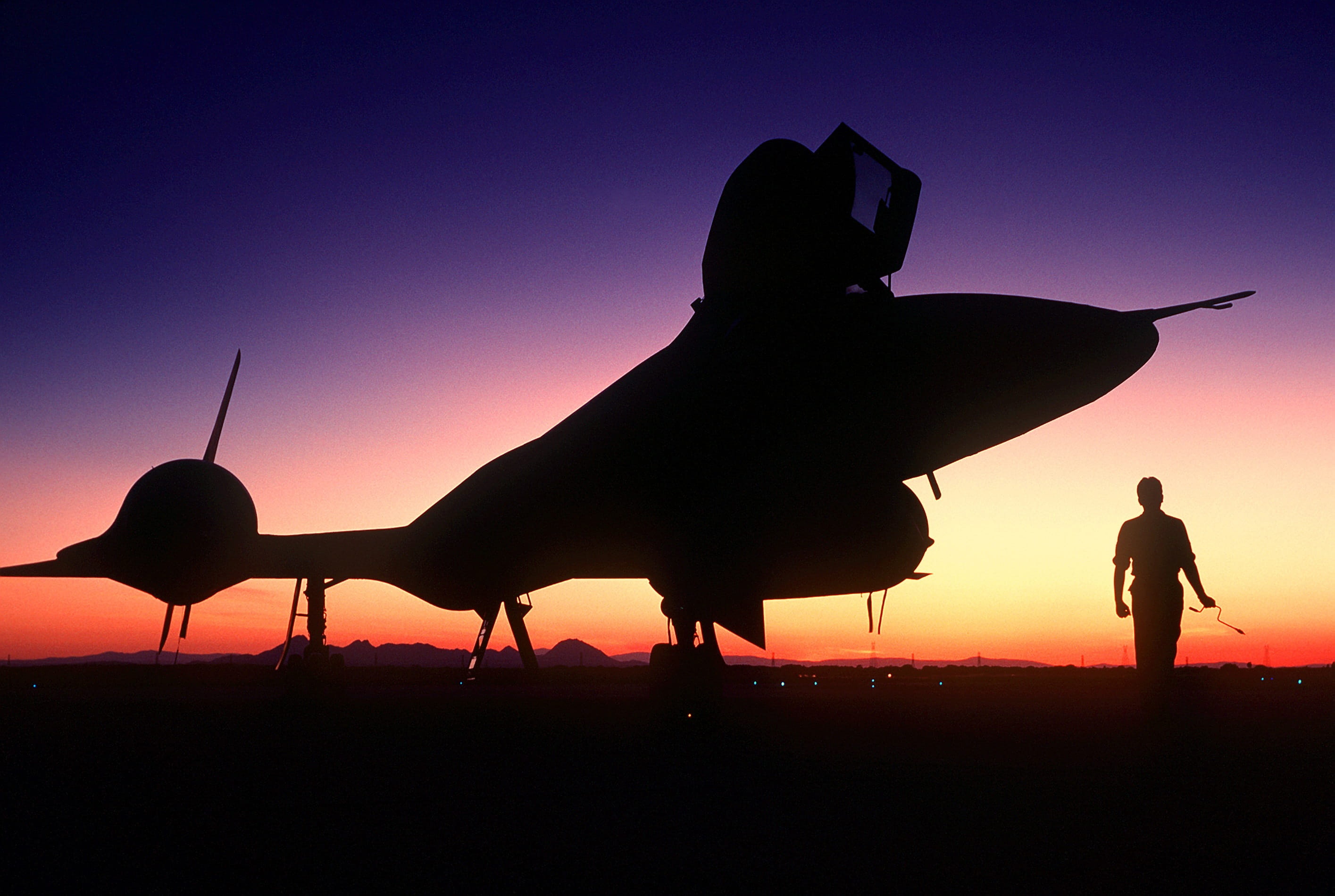 leisure activity, beauty in nature, holding, orange color, one animal, copy space, sky, dusk, full length, Aircraft, sunset, reconnaissance aircraft, 2K, HD Wallpaper
