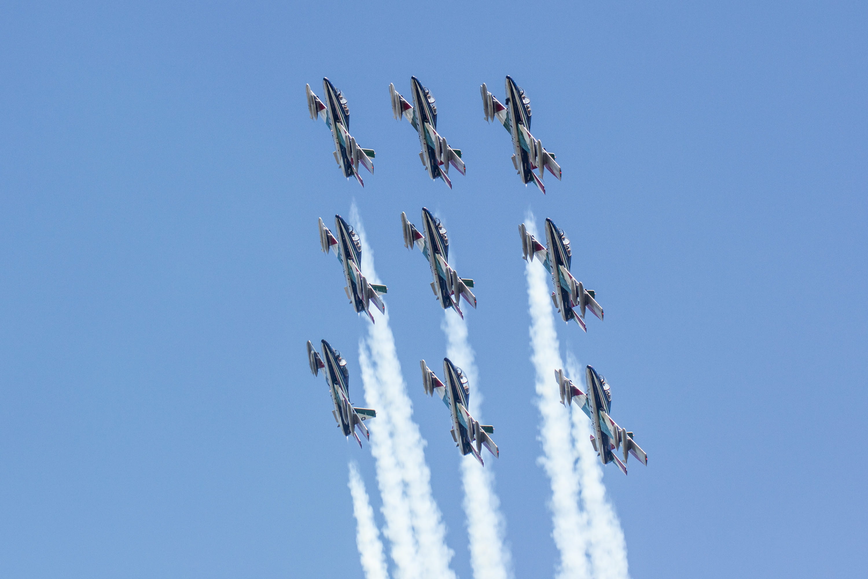 fighter plane, grand prix, 2K, jets, mode of transportation, nature, airplane, flying, transportation, smoke - physical structure, day, cooperation, cloud - sky, HD Wallpaper