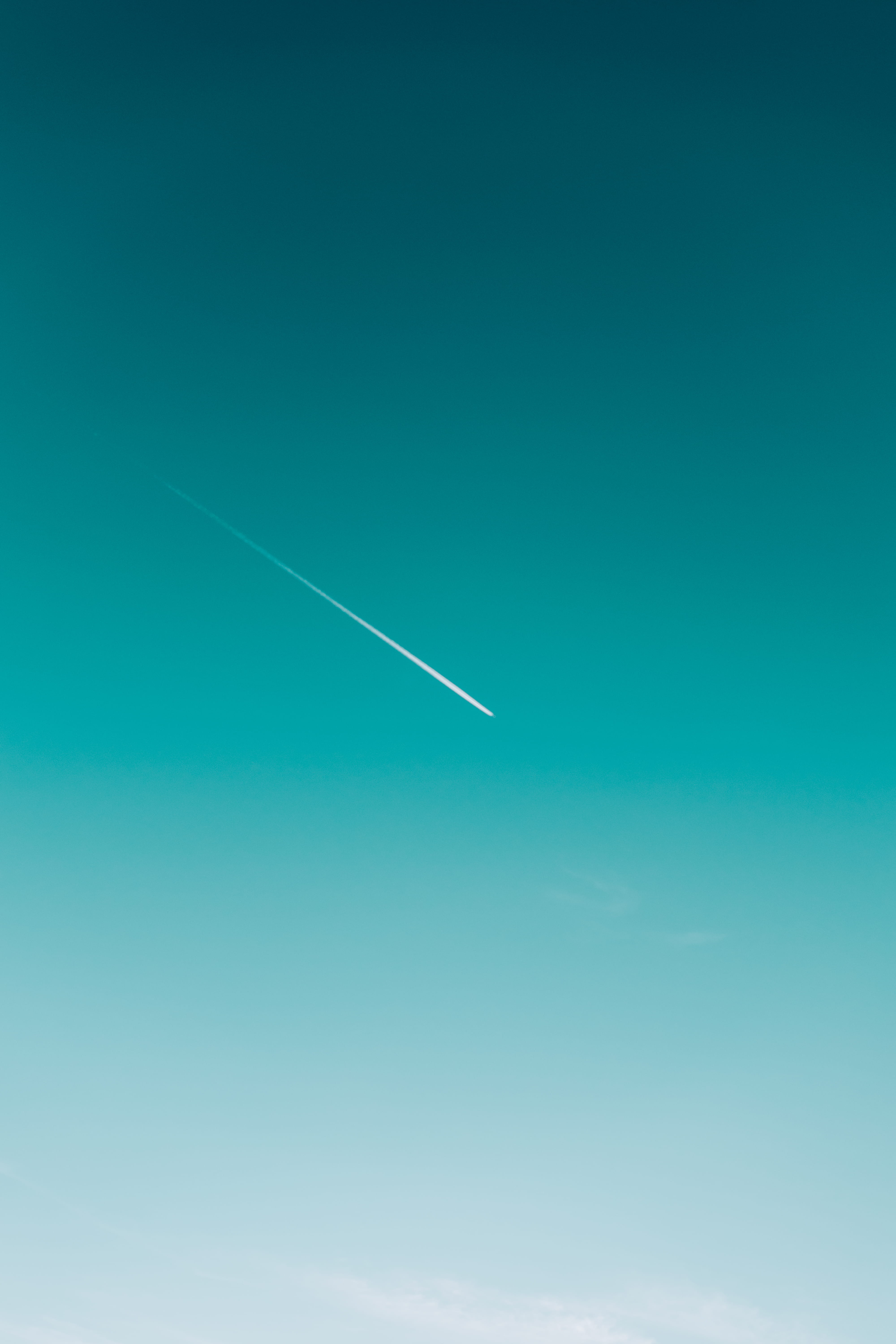 air vehicle, cloud - sky, on the move, motion, blue, outdoors, sky, day, jetplane, travel, low angle view, vapor trail, mode of transportation, airplane, Phone HD Wallpaper