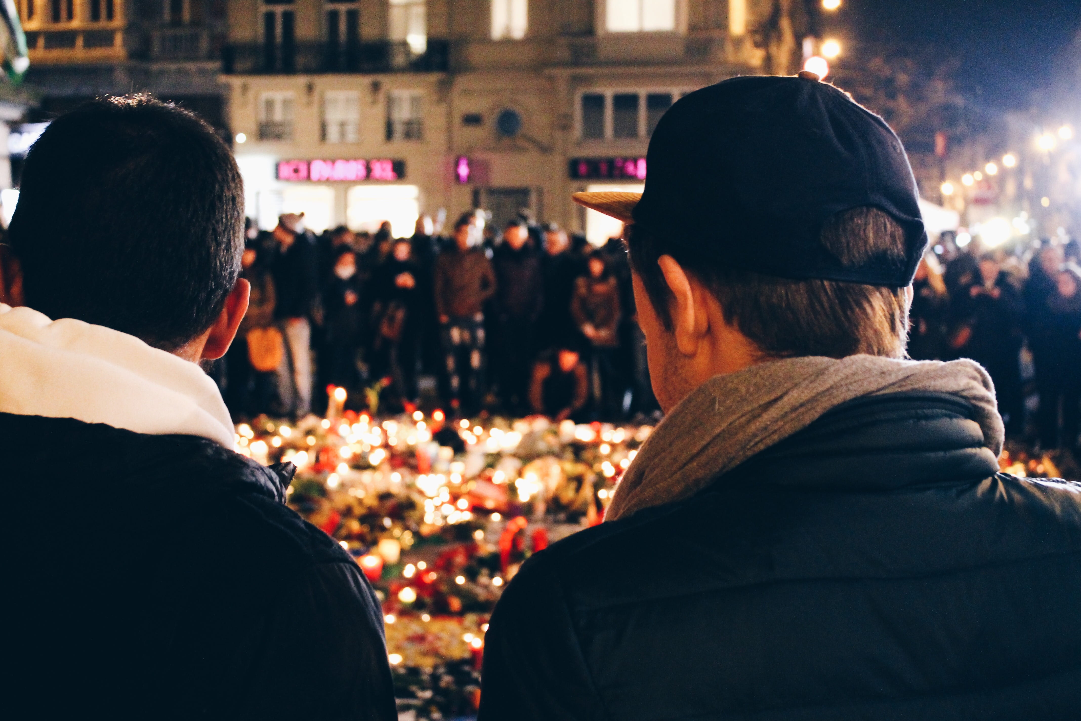 4K, peace, belgium, focus on foreground, brussels, group of people, headshot, crowd, built structure, love, bruxelles, real people, light, togetherness, HD Wallpaper