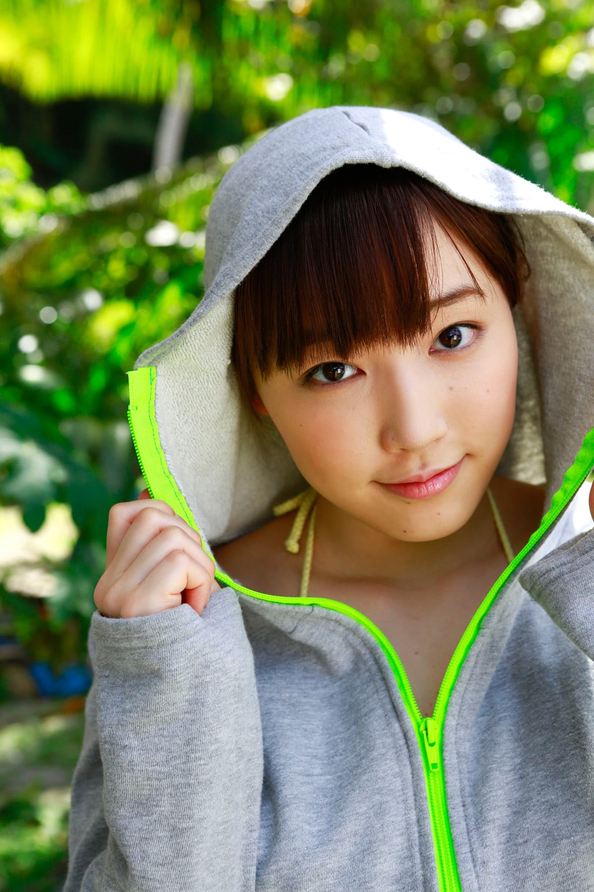 outdoors, 720P, child, headshot, auburn hair, body part, close-up, day, casual clothing, Morning Musume, bangs, portrait, innocence, childhood, looking at camera, Phone HD Wallpaper