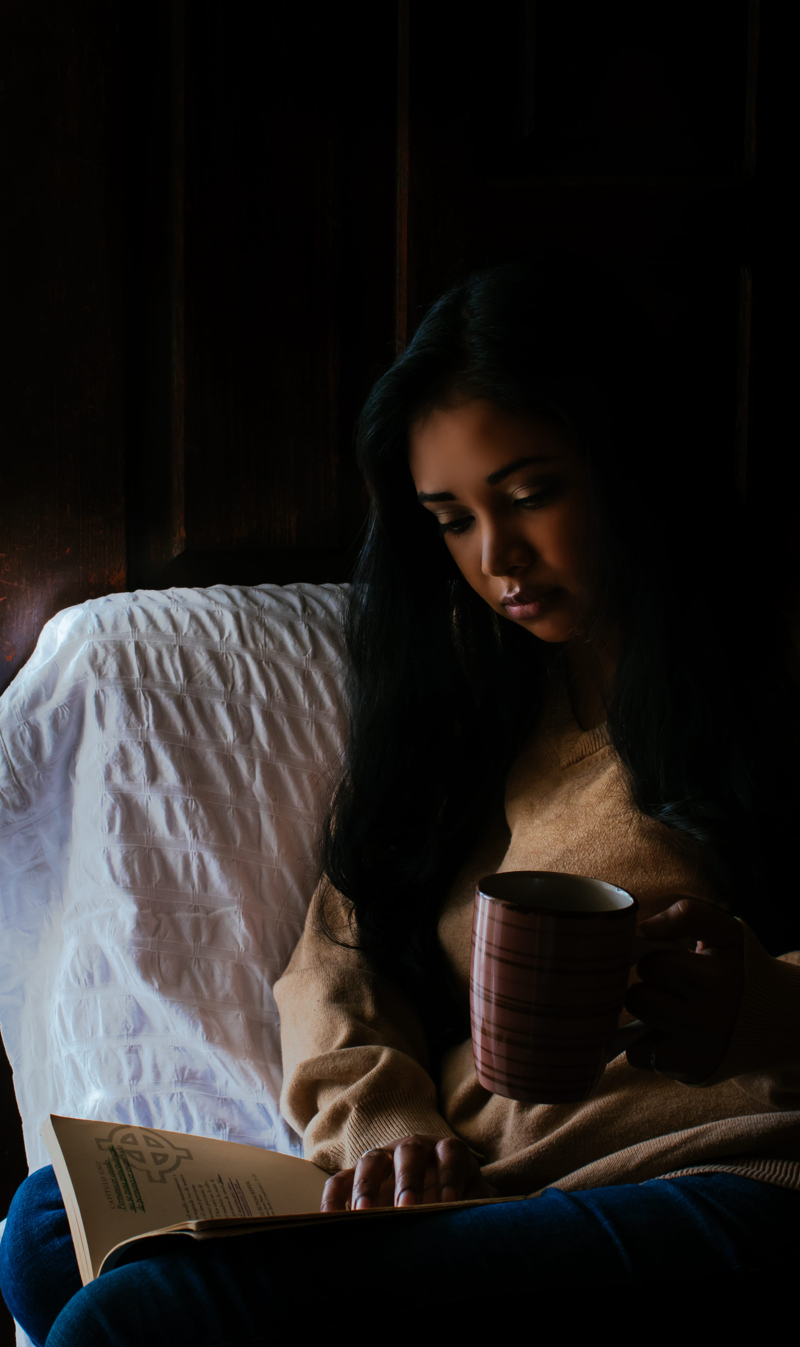 ceramic, relaxation, woman, emotional, cozy, wireless technology, women, santa barbara, contrast, dark, holding, looking, bed, rain, coffee cup, brown, Phone HD Wallpaper