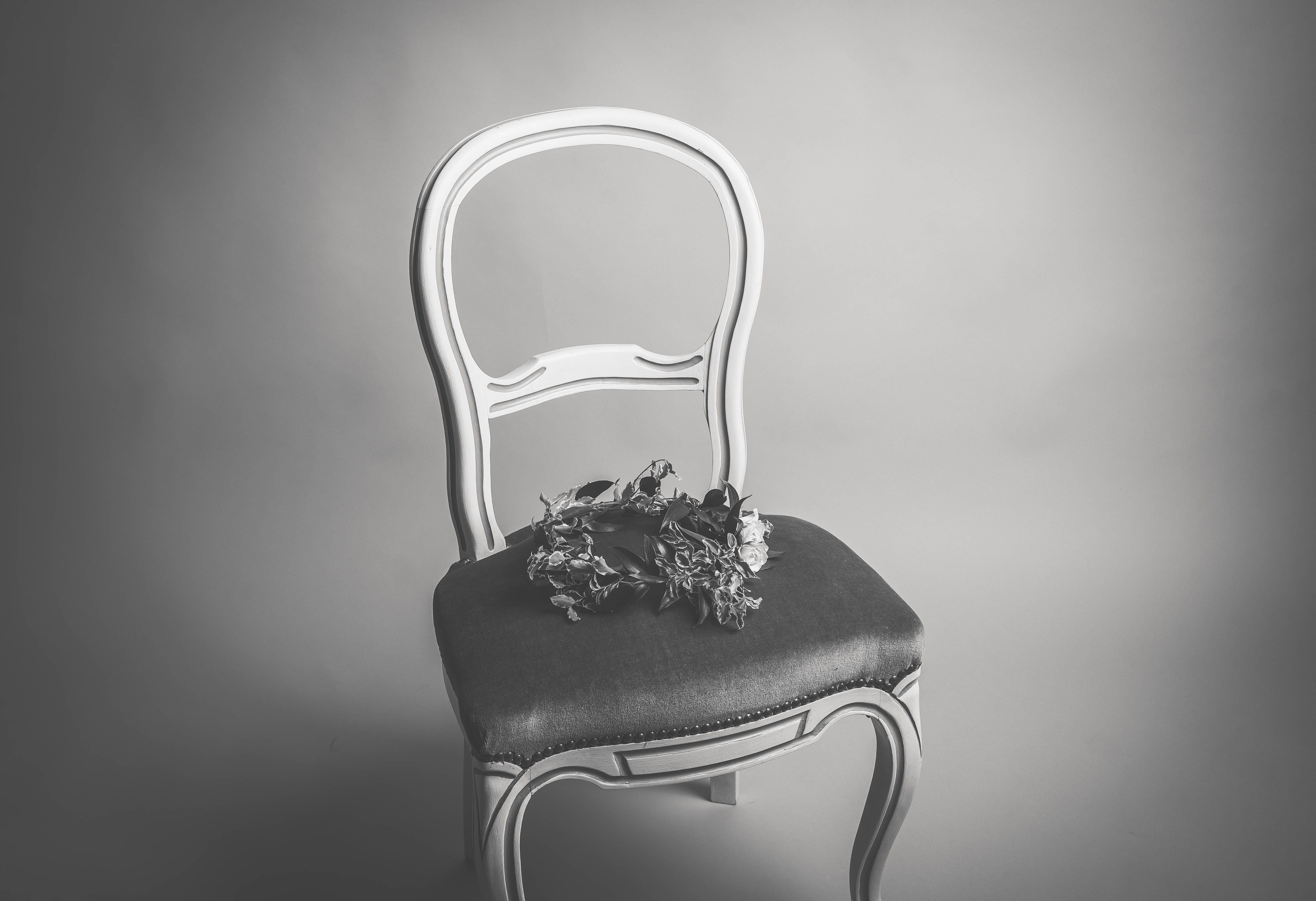 love, romantic, animal wildlife, metal, poem, indoors, chair, poetry, grayscale, flower, circlet, flower crown, floral, still life, animal representation, HD Wallpaper
