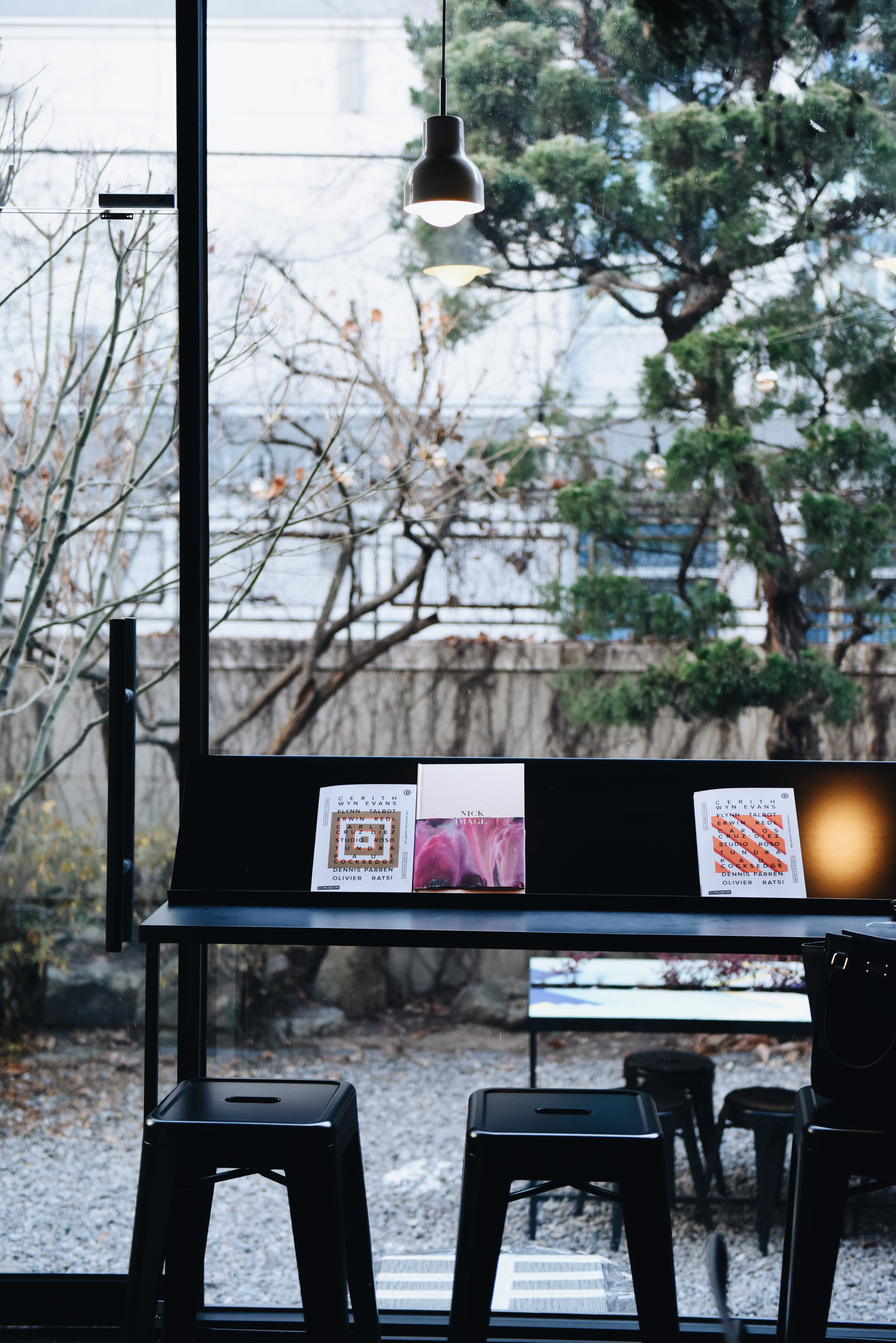 nature, outdoors, lighting equipment, architecture, desk, day, room, communication, glass - material, table, stool, black, plant, photography, growth, restaurant, Phone HD Wallpaper