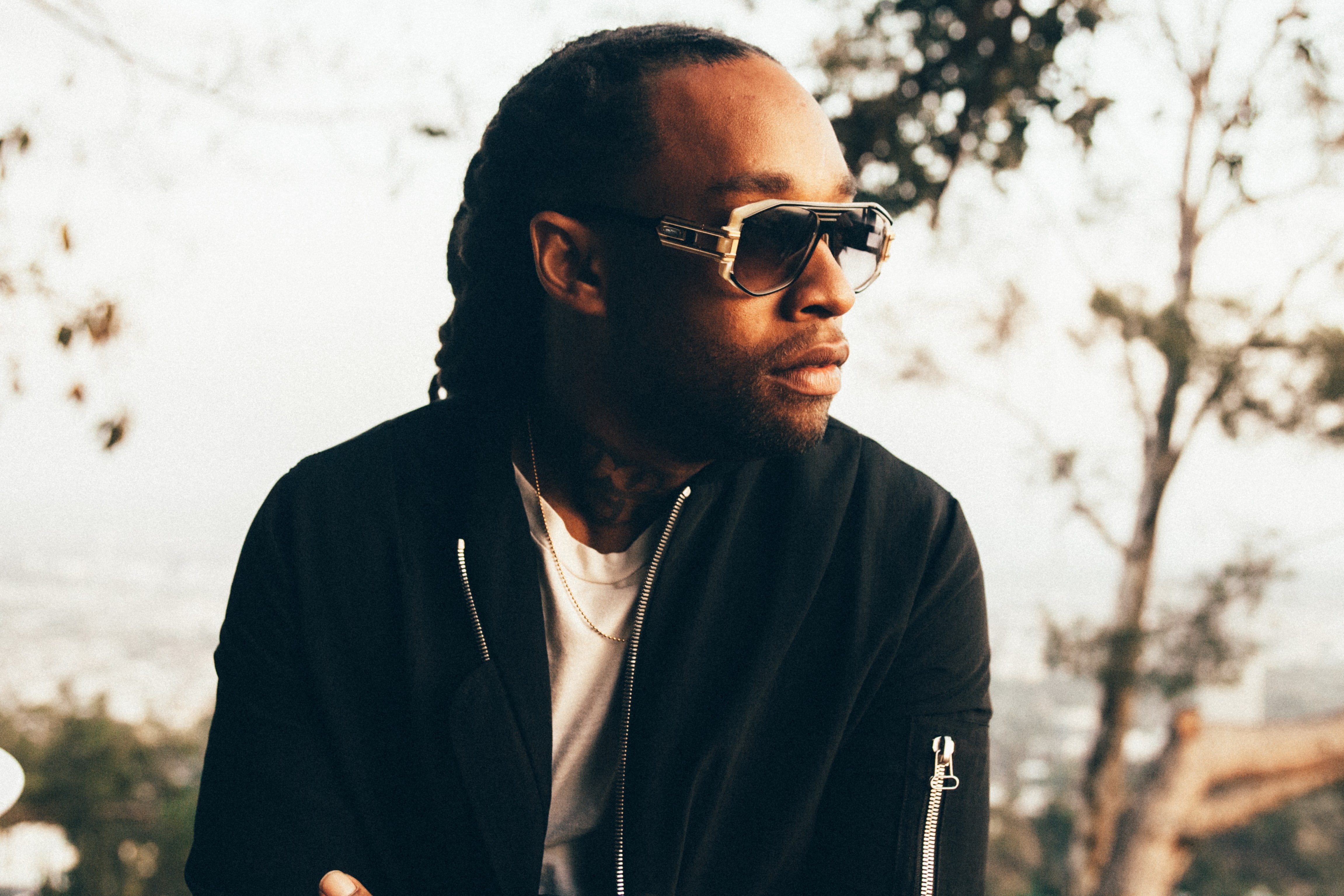 day, front view, portrait, men, 4K, young adult, focus on foreground, one person, young men, sunglasses, Top music artist and bands, outdoors, lifestyles, HD Wallpaper