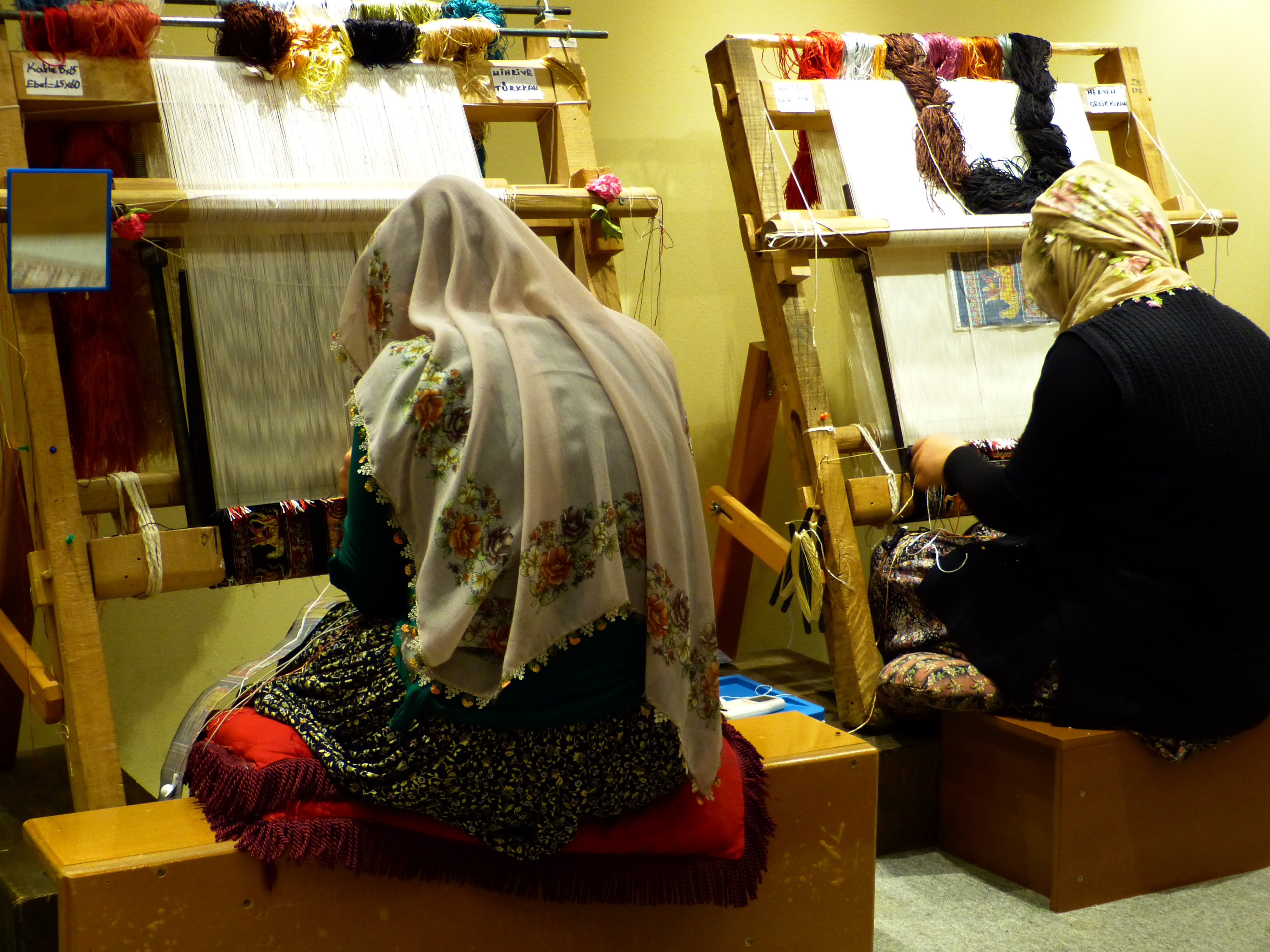 weaving, religion, working, step, sitting, arbeiterinportrait, craft, adult, silk, people, work, stools, carpet, tying, human representation, brown, yarn, HD Wallpaper