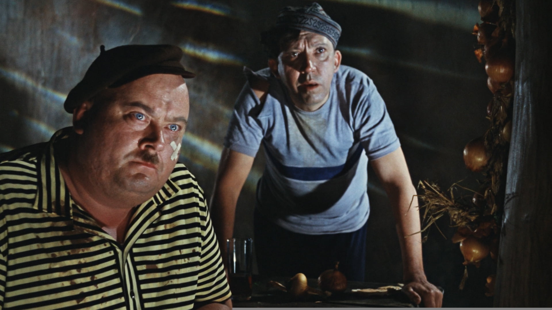 Yuri Nikulin, crew, hat, men, Dunce, s, lifestyles, contemplation, tee, males, looking at camera, Experienced, family, mature men, blue, 1080P, clothing, HD Wallpaper