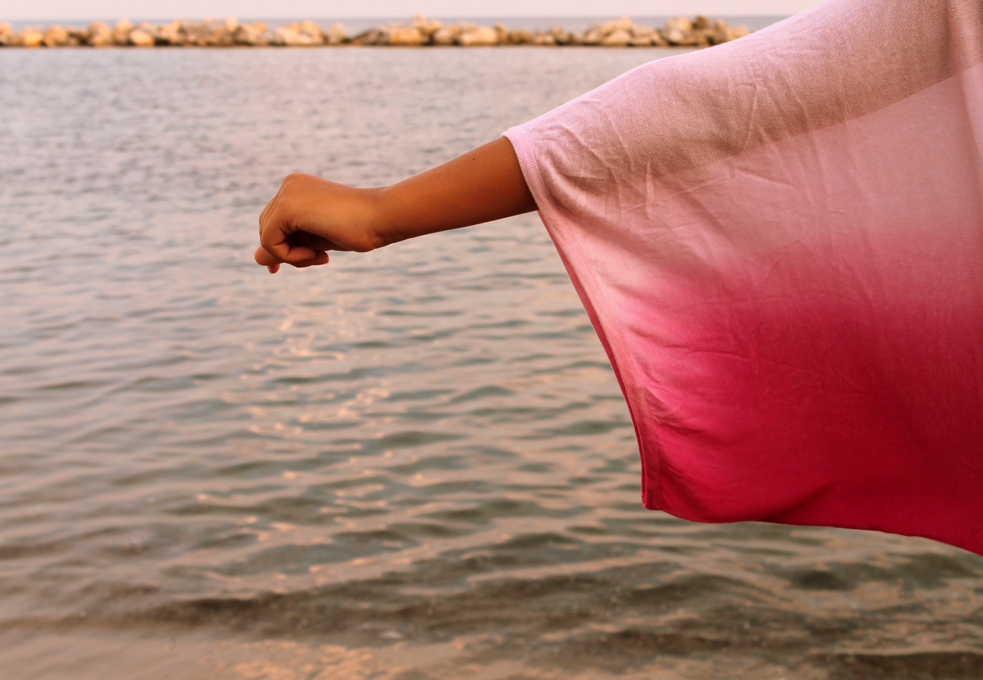 hand, outdoors, near, tranquil scene, relaxation, finger, body part, human limb, human body part, girl, tee shirt, unrecognizable person, nature, person, HD Wallpaper