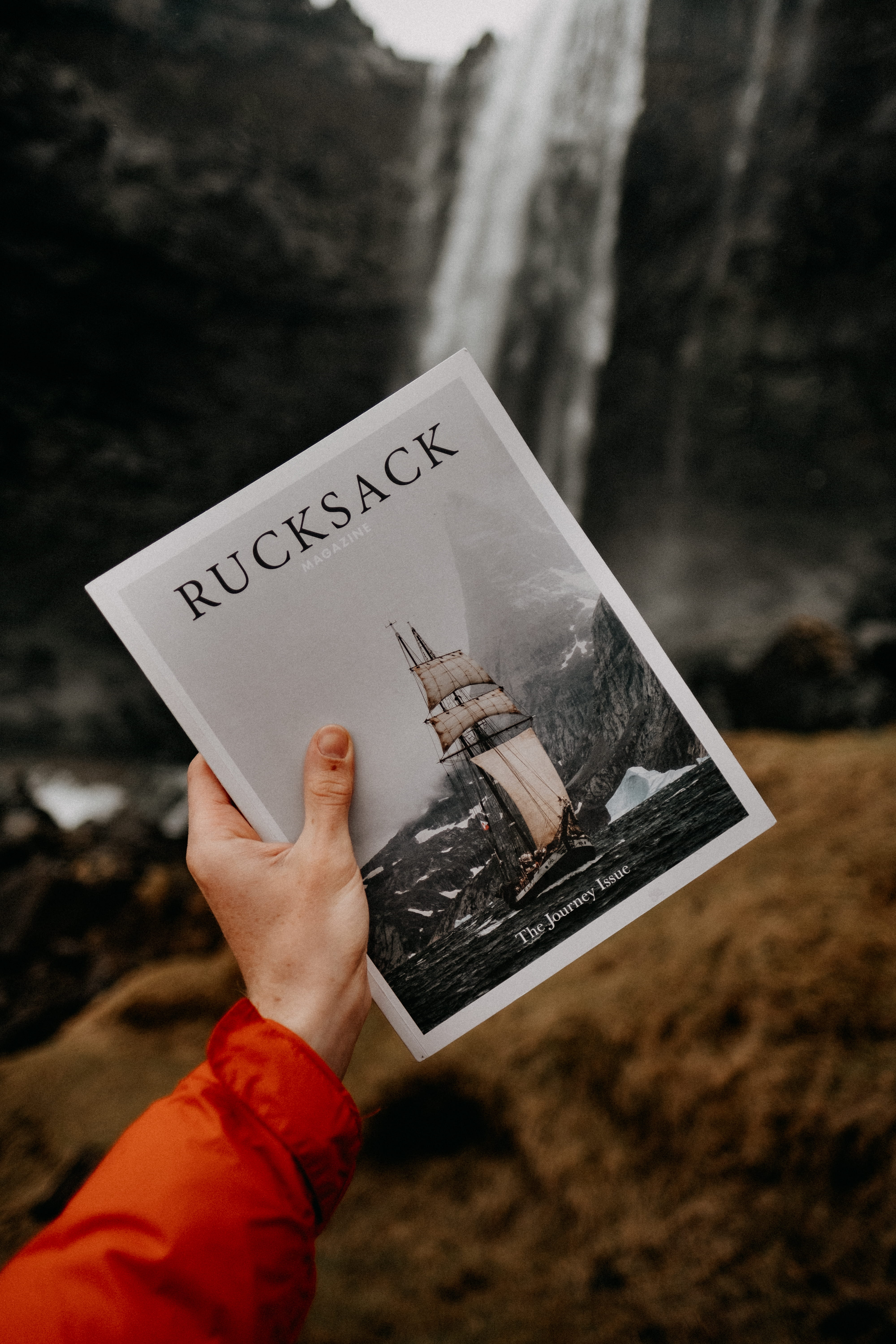 sail, rucksack, fall, western script, faroe islands, unrecognizable person, close-up, bokeh, magazine, human finger, stream, day, ship, hand, personal perspective, Phone HD Wallpaper