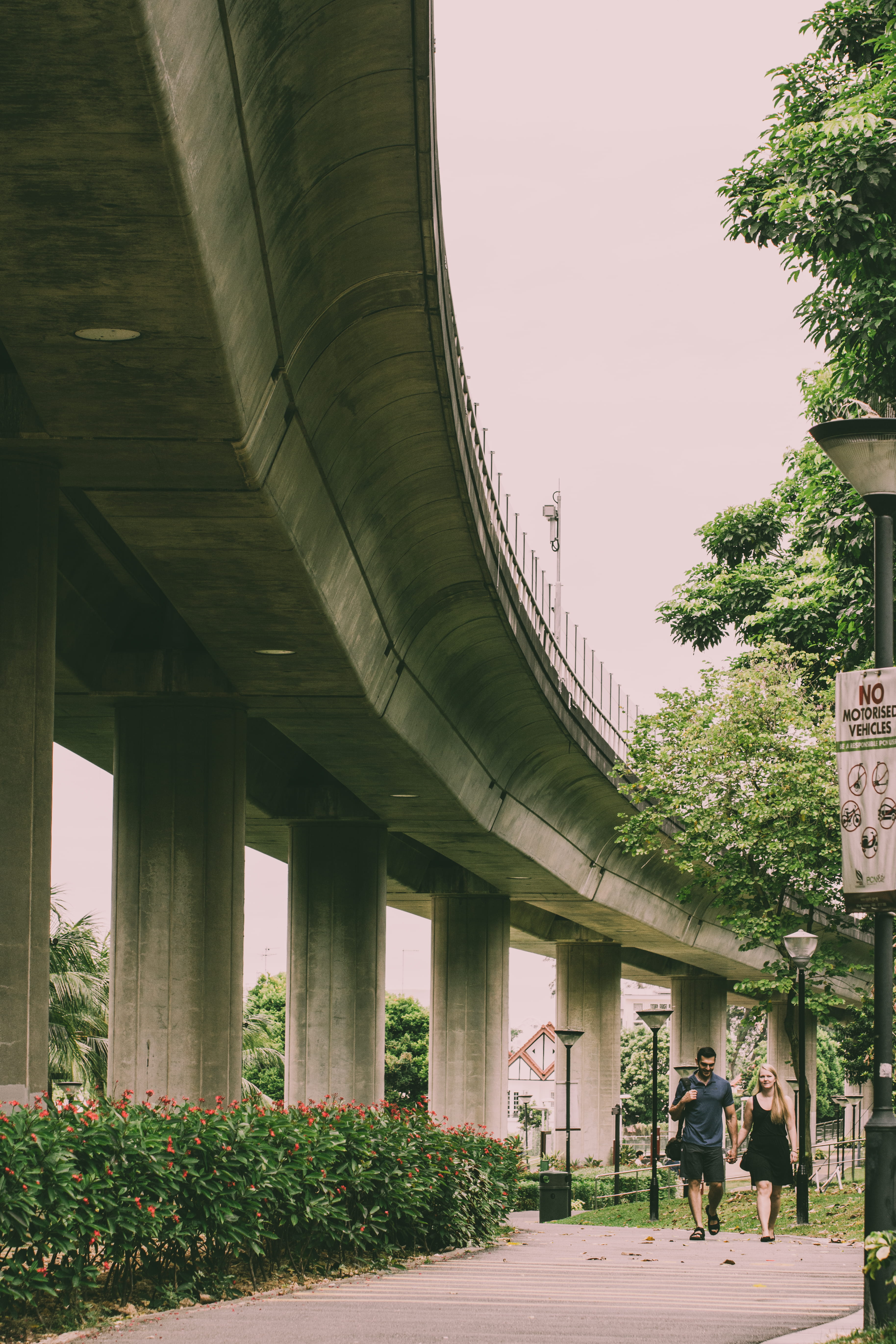 building exterior, day, nature, bridge, outdoors, built structure, 5K, transportation, group of people, under bridge, connection, architectural column, Phone HD Wallpaper