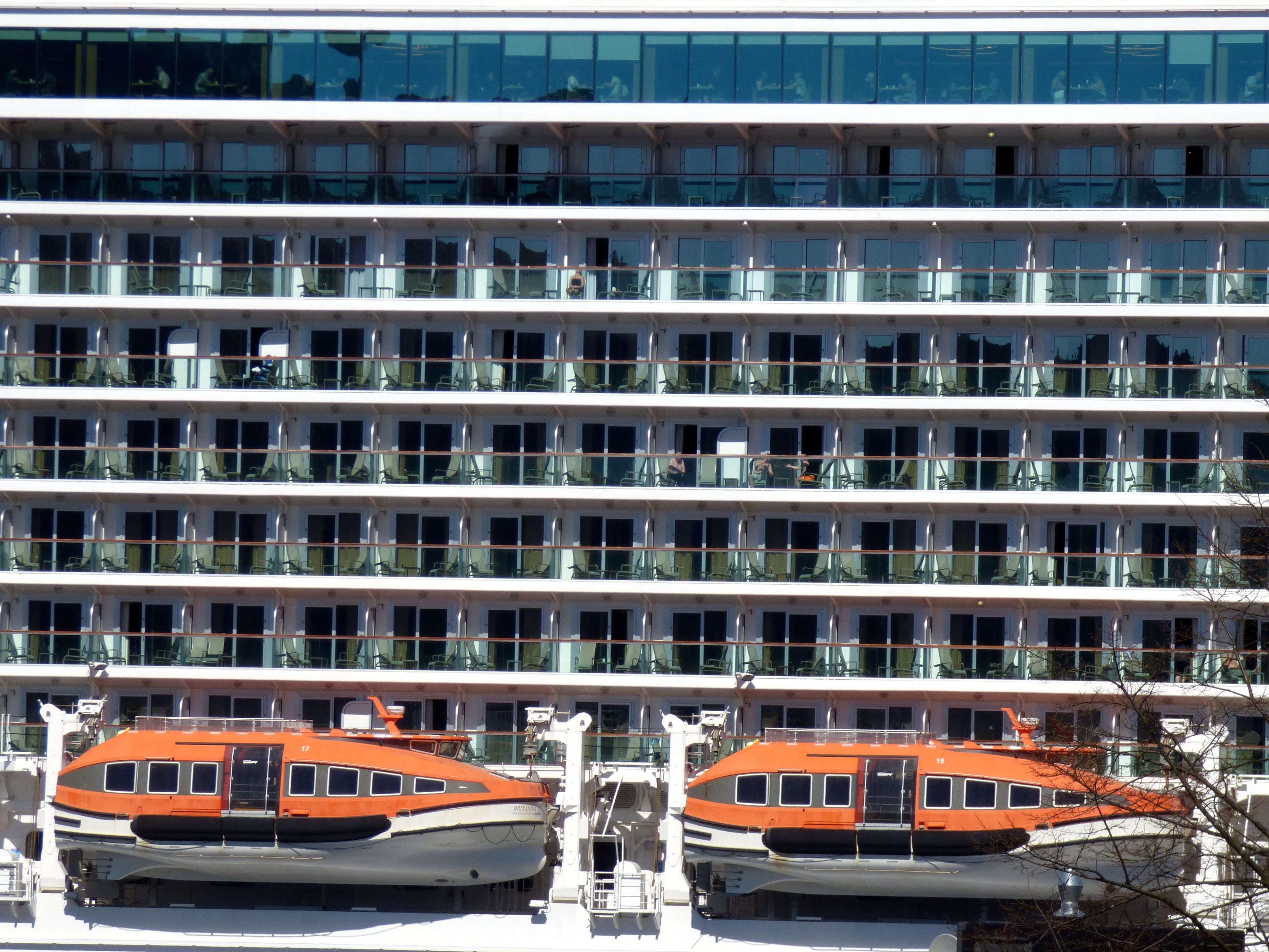 tourism, school bus, boat, on the move, mode of transportation, building, sea, land vehicle, no people, vacation, in a row, cruise, apartment, lifeboat, HD Wallpaper