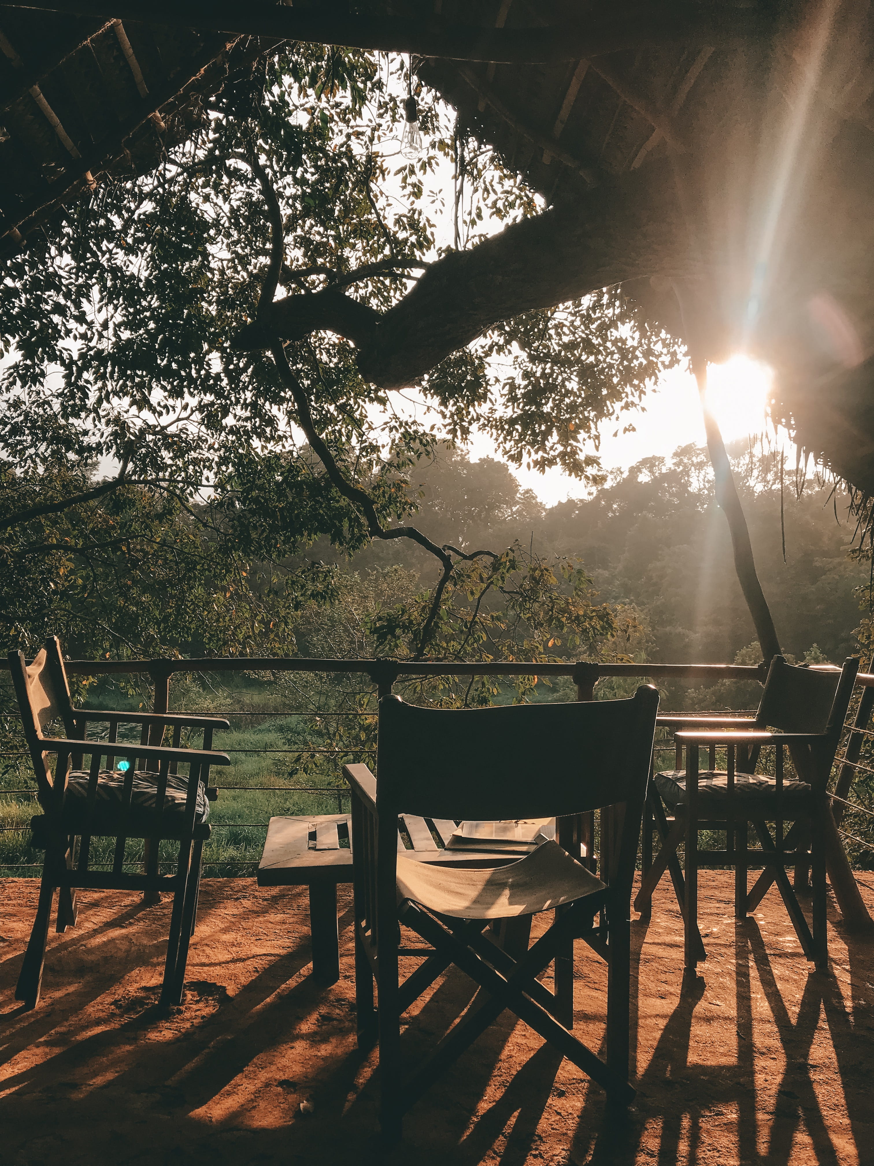 set, no people, tranquility, business, wood - material, sunlight, absence, lens flare, 4K, table, bistro, chair, sun, day, nature, outdoors, golden, sunbeam, Phone HD Wallpaper