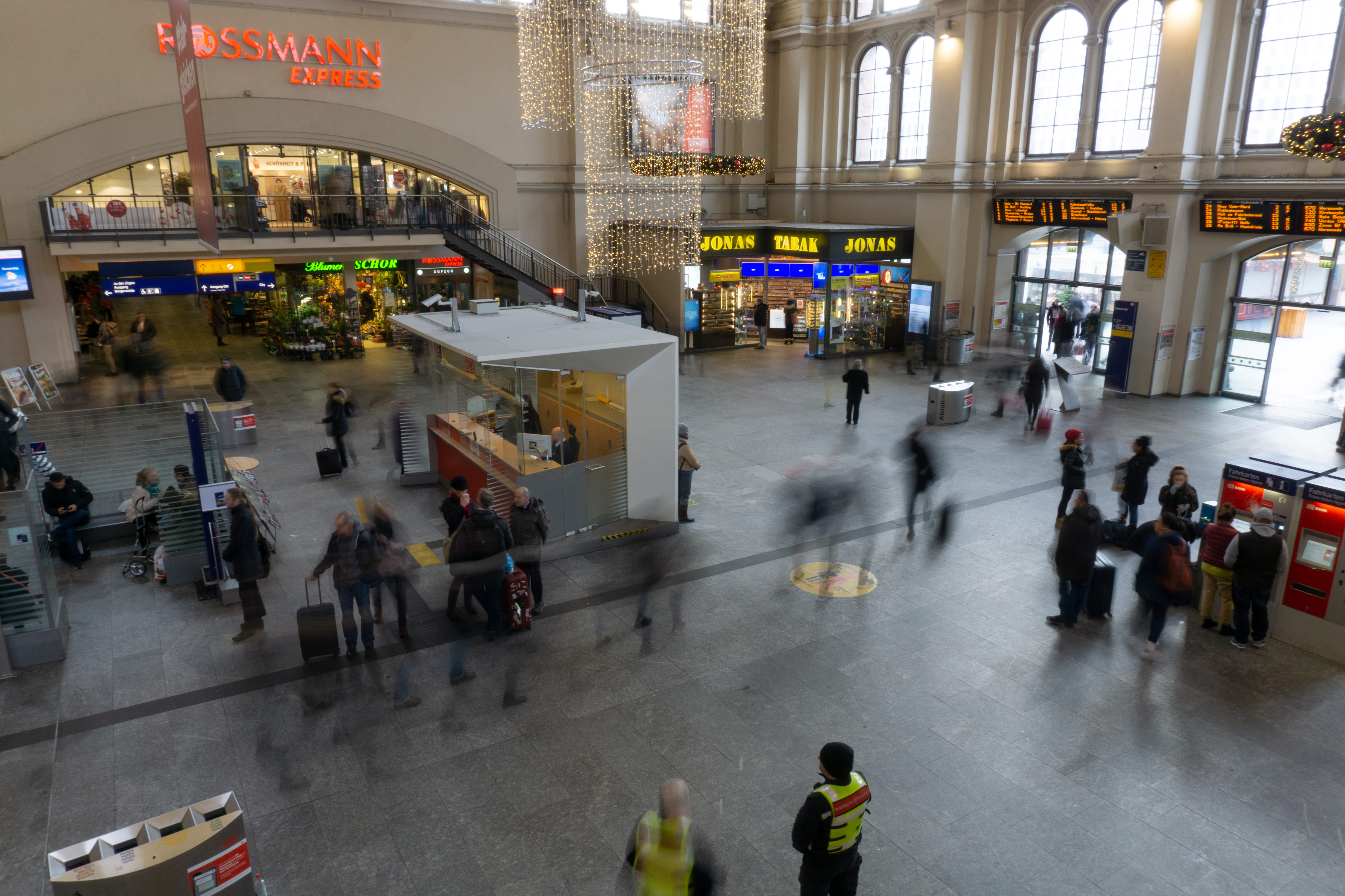 real people, city, entrance hall, station, chandelier, road, entrance, luggage, walking, railway, commuter, group of people, built structure, sign, security, HD Wallpaper