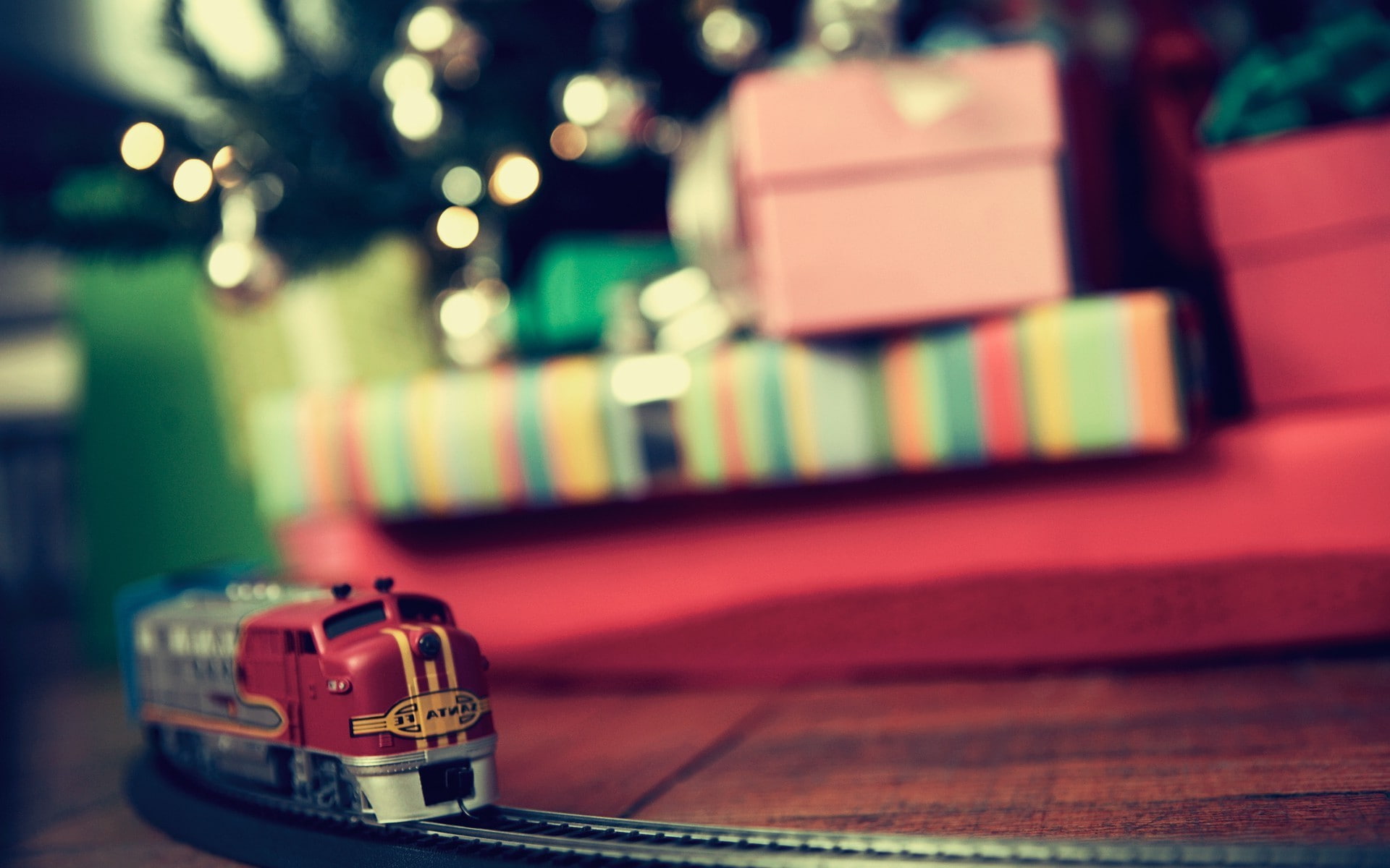 mode of transportation, focus on foreground, technology, illuminated, toy, musical instrument, toy car, train new year presents christmas tree depth of field toys, HD Wallpaper