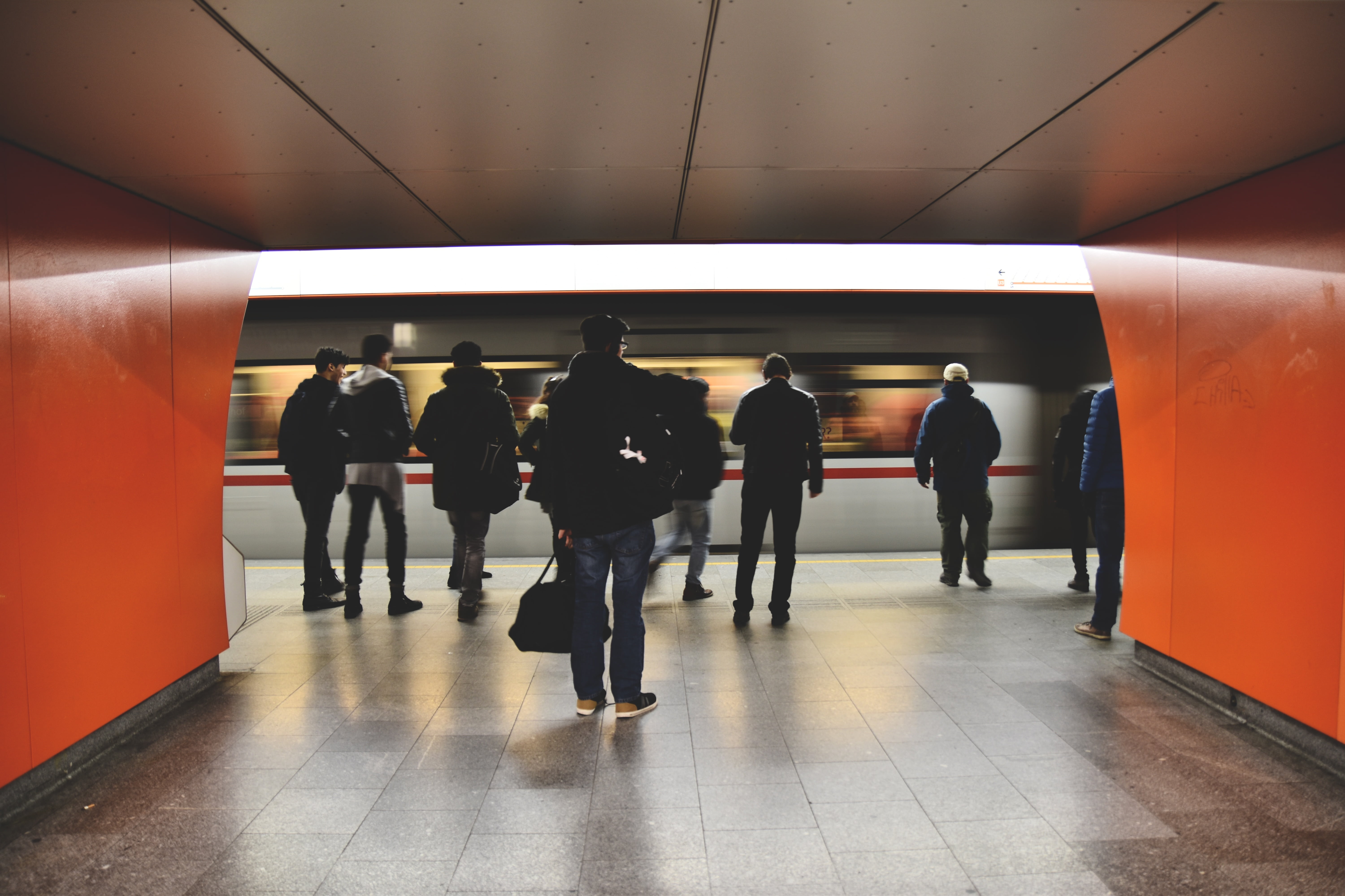 rail transportation, near, lifestyles, public transportation, people, subway platform, walking, adults only, subway station, women, men, rear view, real people, HD Wallpaper