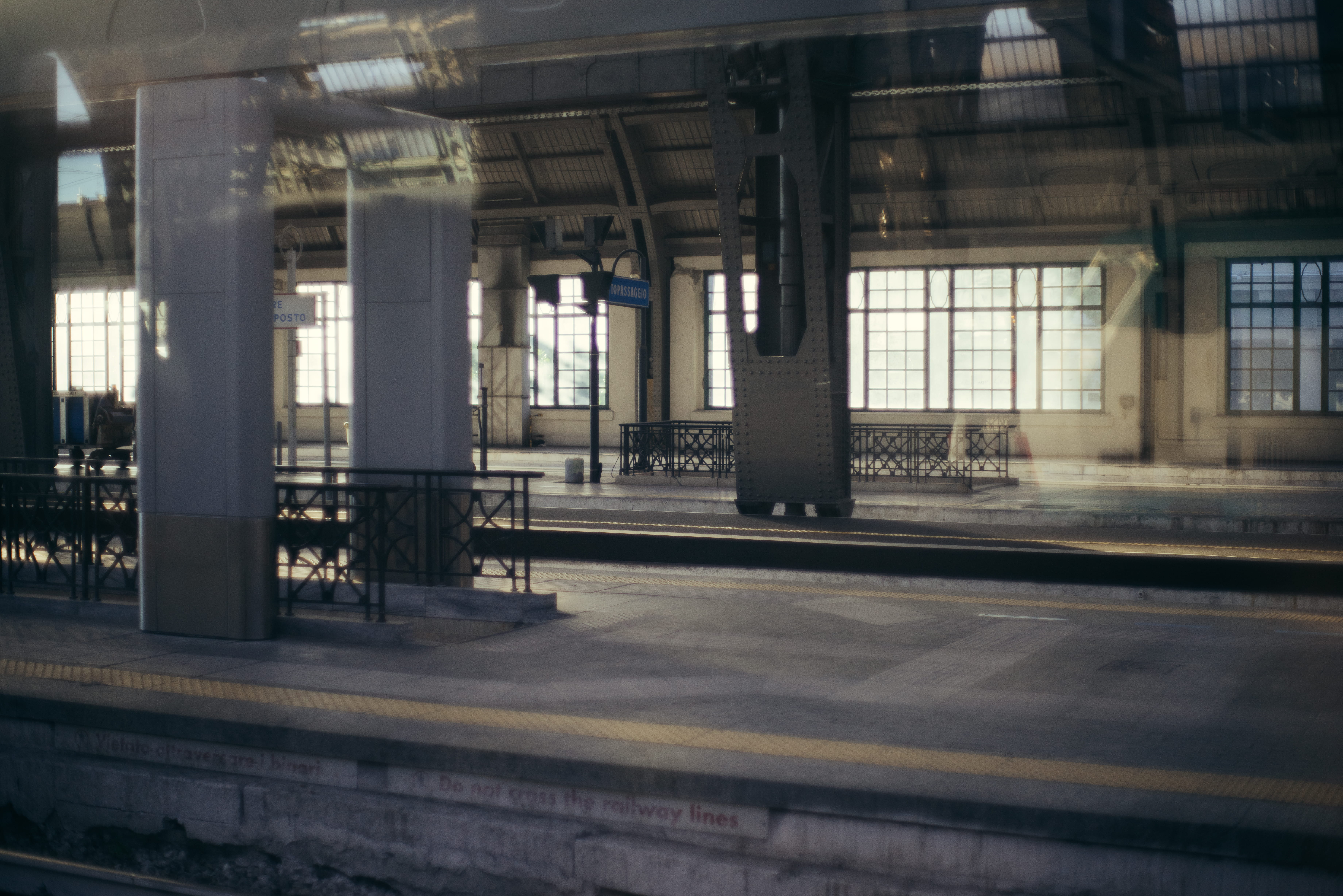 parking garage, train, building, day, empty, transportation, steel, no people, platform, nature, reflection, 5K, trainstation, business, abandoned, ceiling, HD Wallpaper