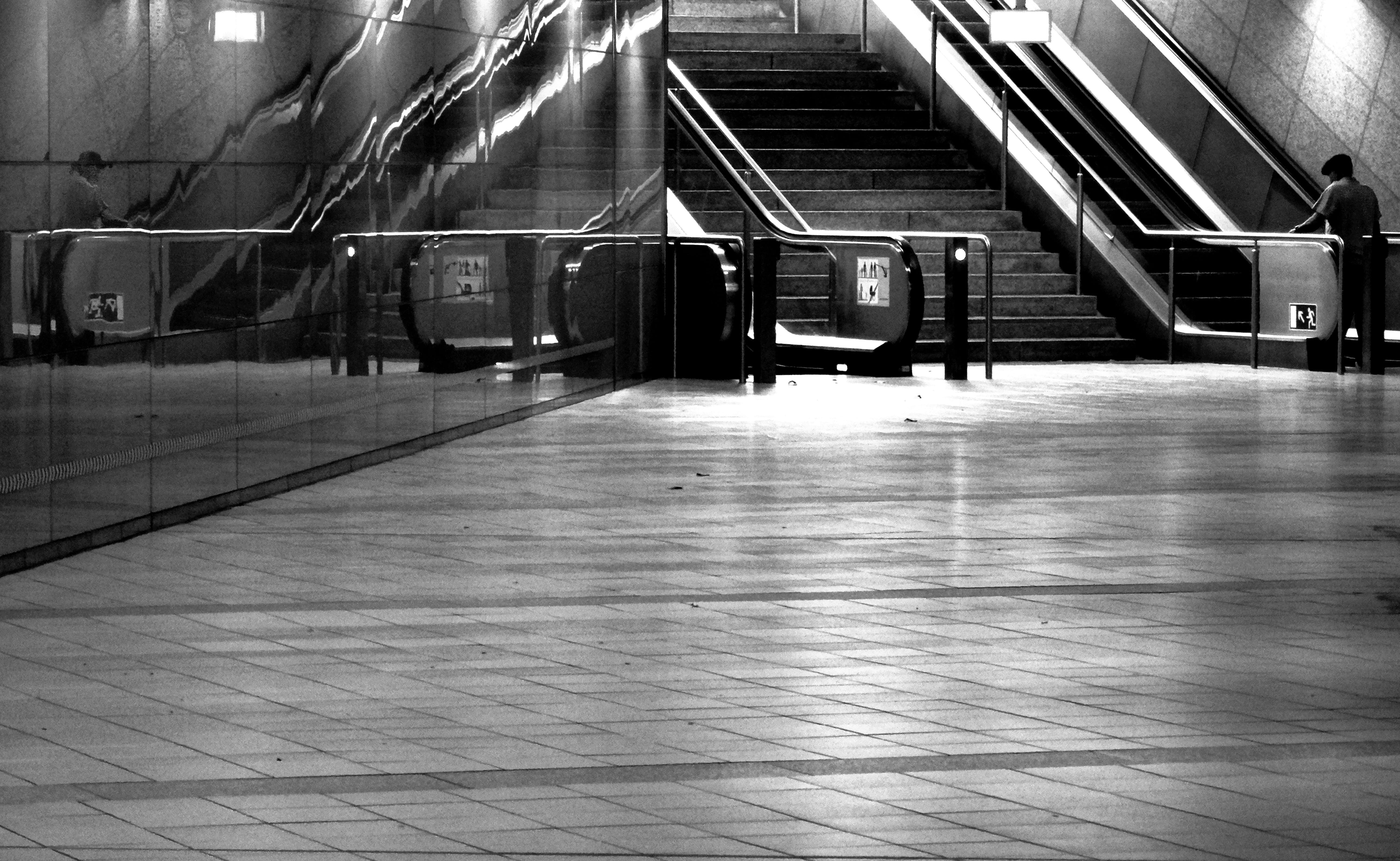 indoors, 5K, rail transportation, light, mode of transportation, blurred Motion, ceiling, illuminated, subway Train, night, subway Station, train - vehicle, HD Wallpaper