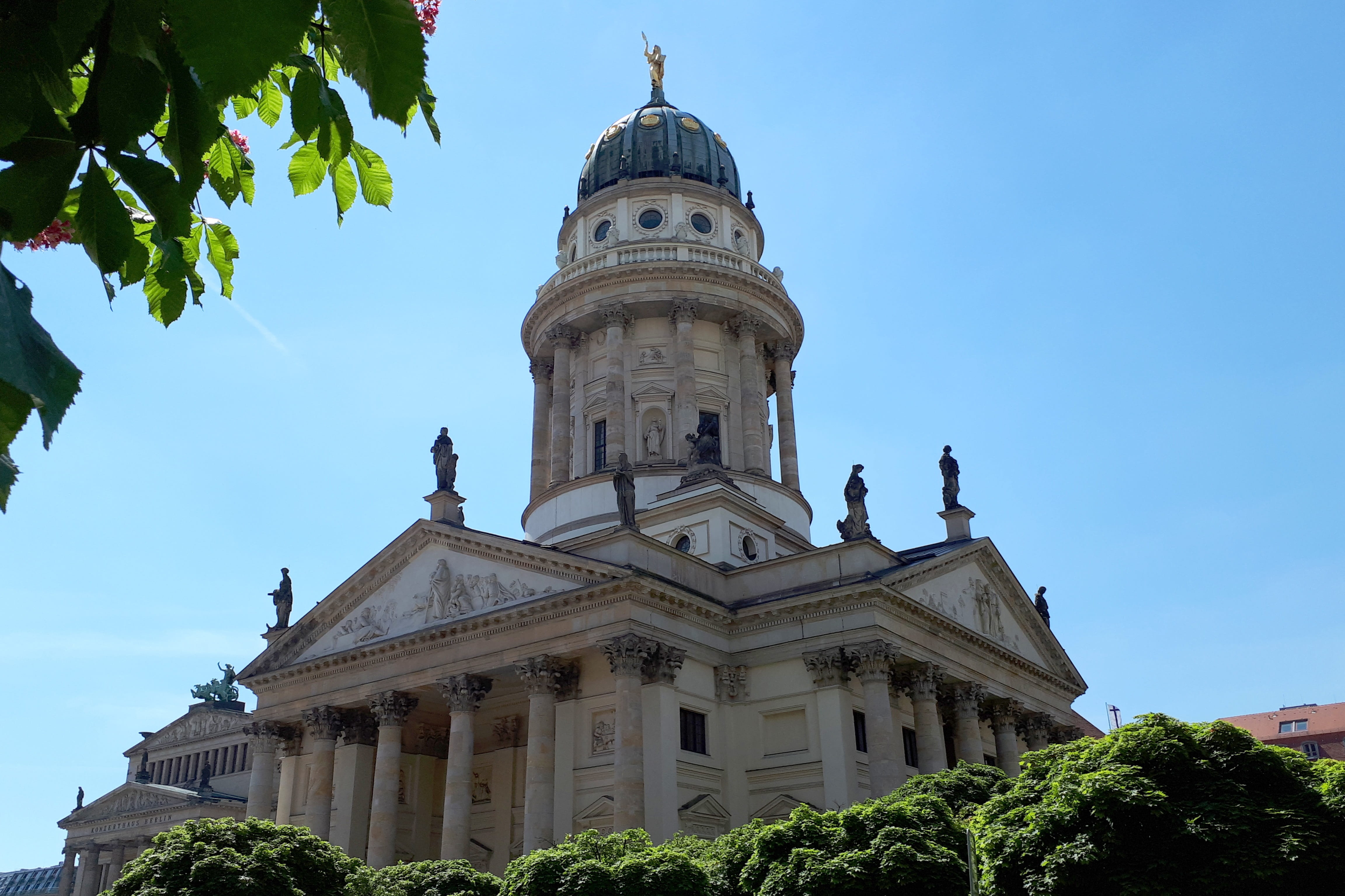 religion, tourism, government, capital, clear sky, building exterior, gendarmenmarkt, building, outdoors, sky, place of worship, no people, architecture, HD Wallpaper