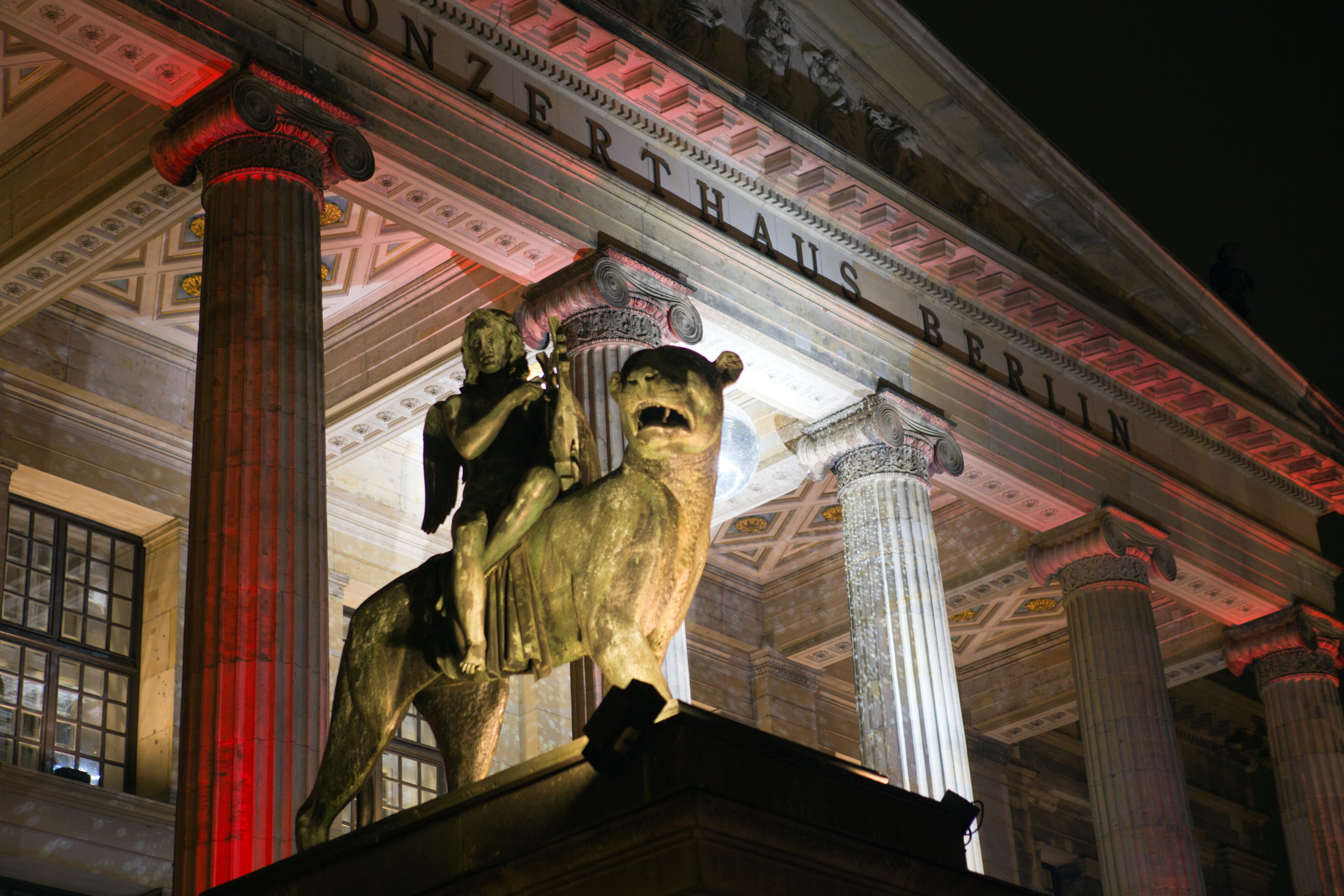 travel destinations, stage lighting, building exterior, nighttime, architectural column, male likeness, statue, religion, Christmas, representation, christmas gendarmenmarkt, HD Wallpaper