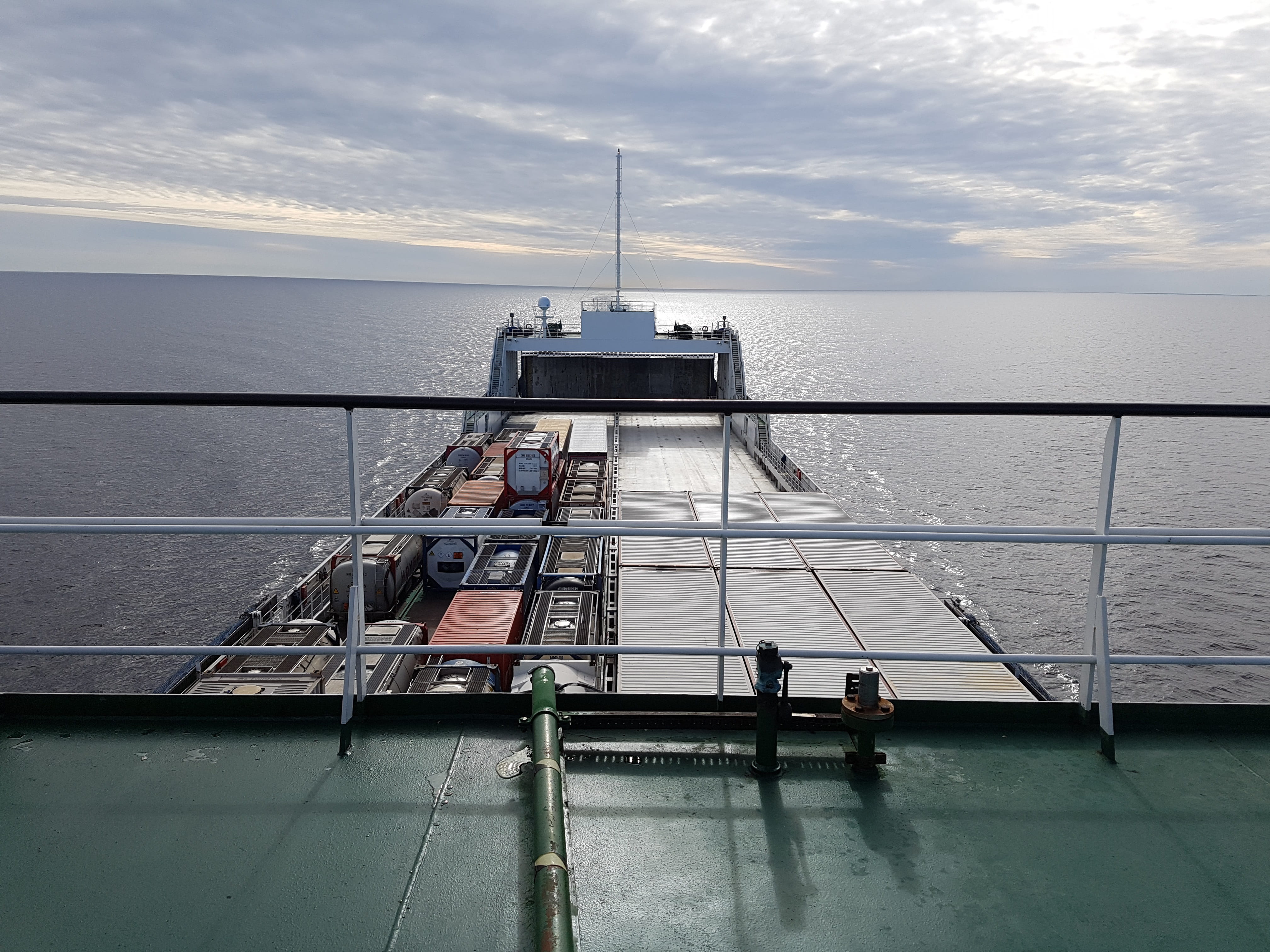 body, sky, horizon, sail, photo, charge, container ship, boat deck, deck, freighter, ocean, boat, built structure, transport, nautical vessel, sea, container, HD Wallpaper