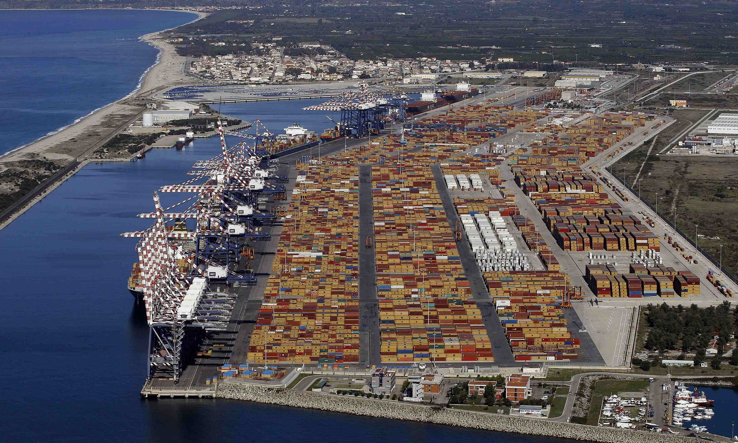 Gioia Tauro, Italy, boat, bay, sea, industrial city, 2K, containers, Calabria, ports, cargo, HD Wallpaper