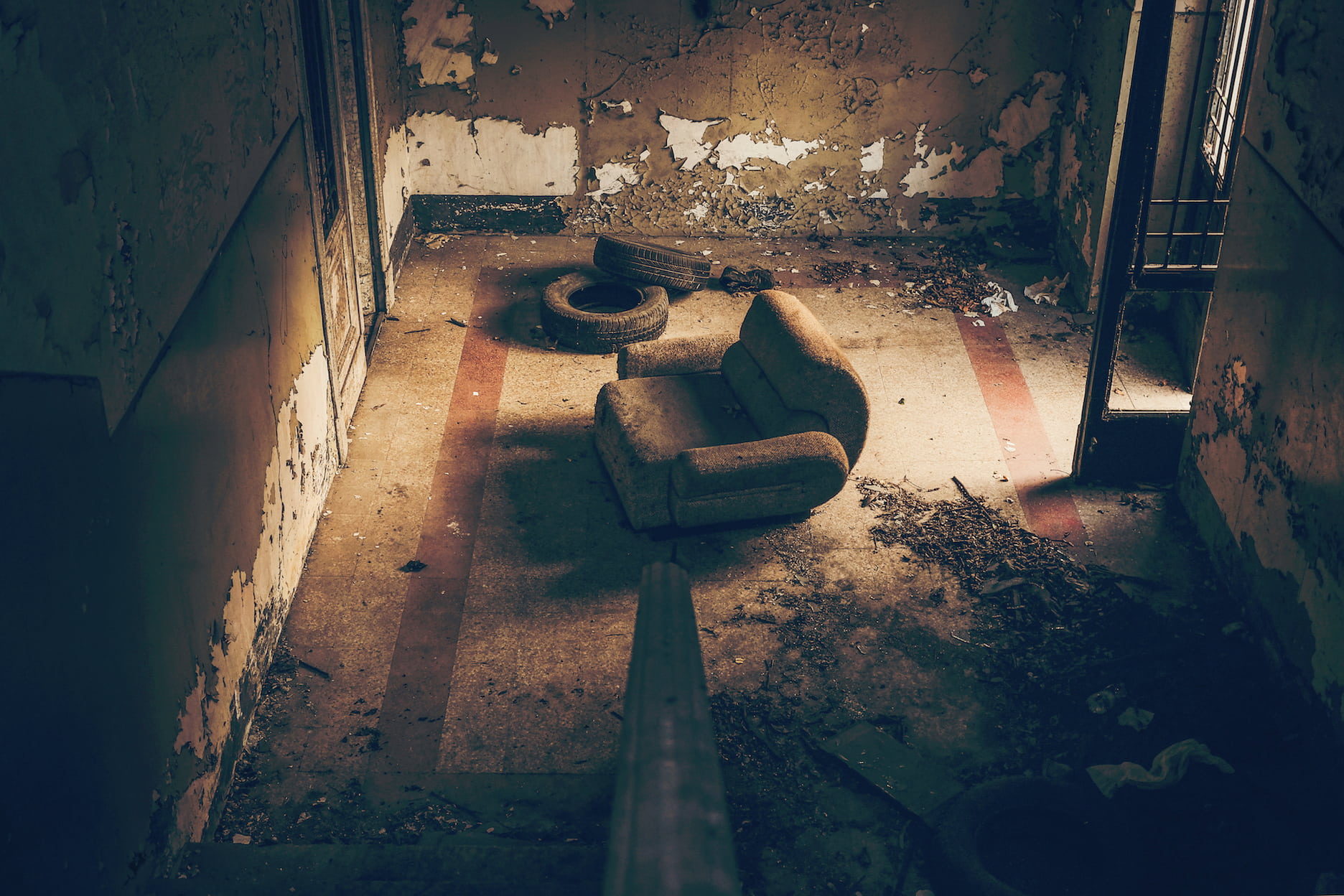 tires, old, no people, messy, inside, sofa, decline, history, brown, obsolete, bad condition, ruins, dirt, 720P, building, dirty, deterioration, couch, HD Wallpaper