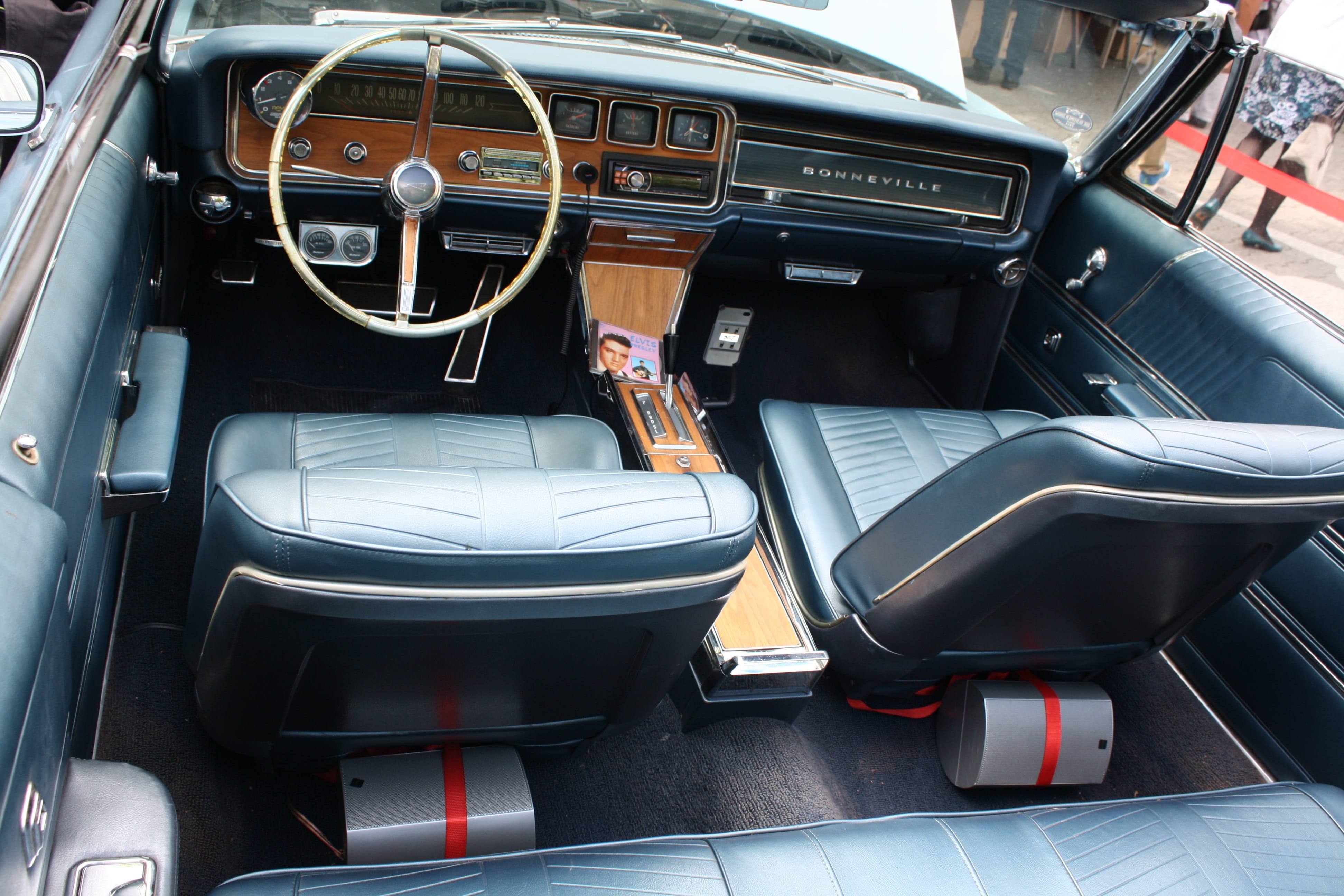 vehicle seat, car interior, one person, sitting, Interior, travel, Oldtimer, transportation, mode of transportation, real people, land vehicle, outdoors, HD Wallpaper