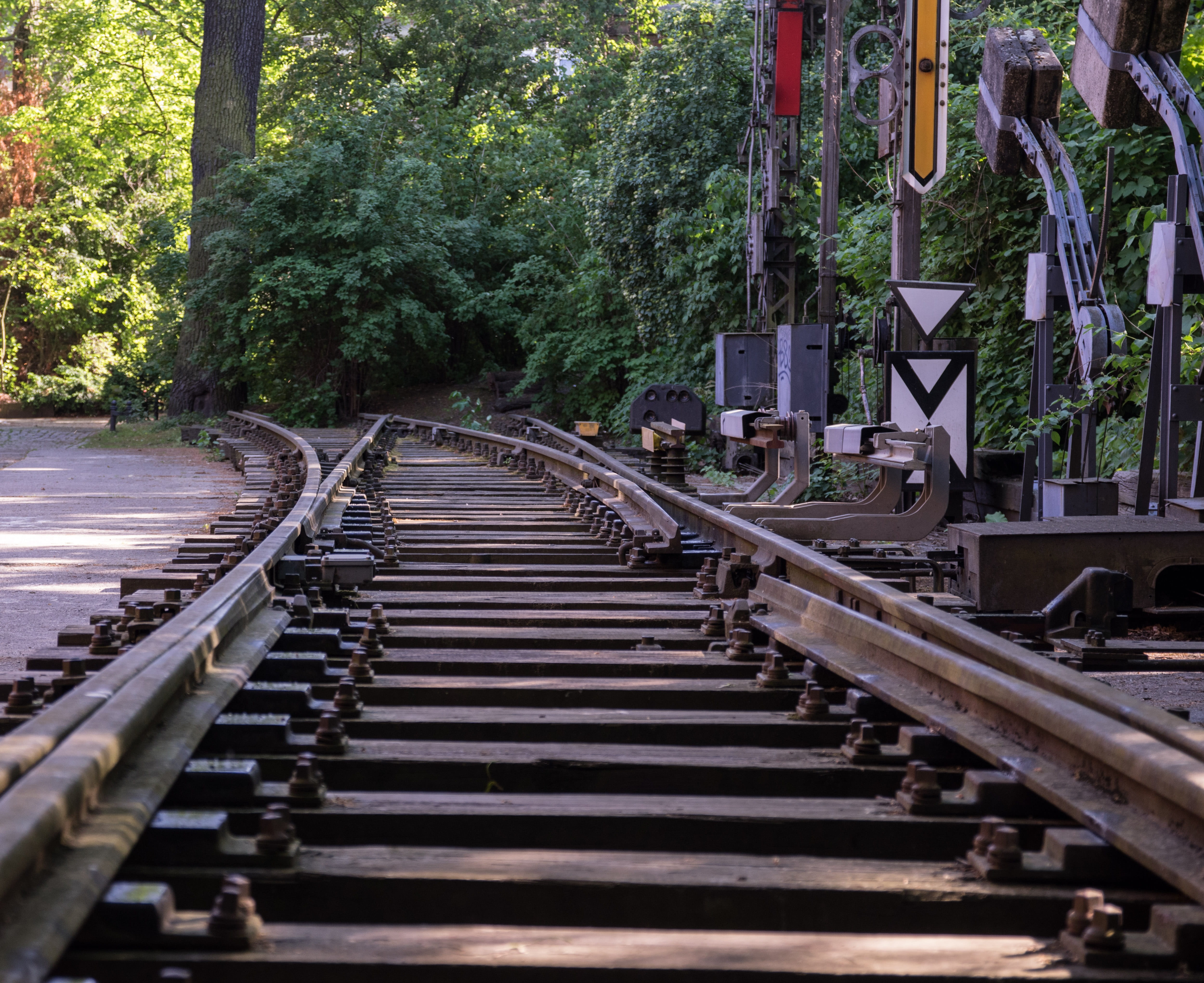 track bed, railway system, rail transportation, rail traffic, rails, architecture, mode of transportation, day, nature, threshold, railroad track, tree, HD Wallpaper