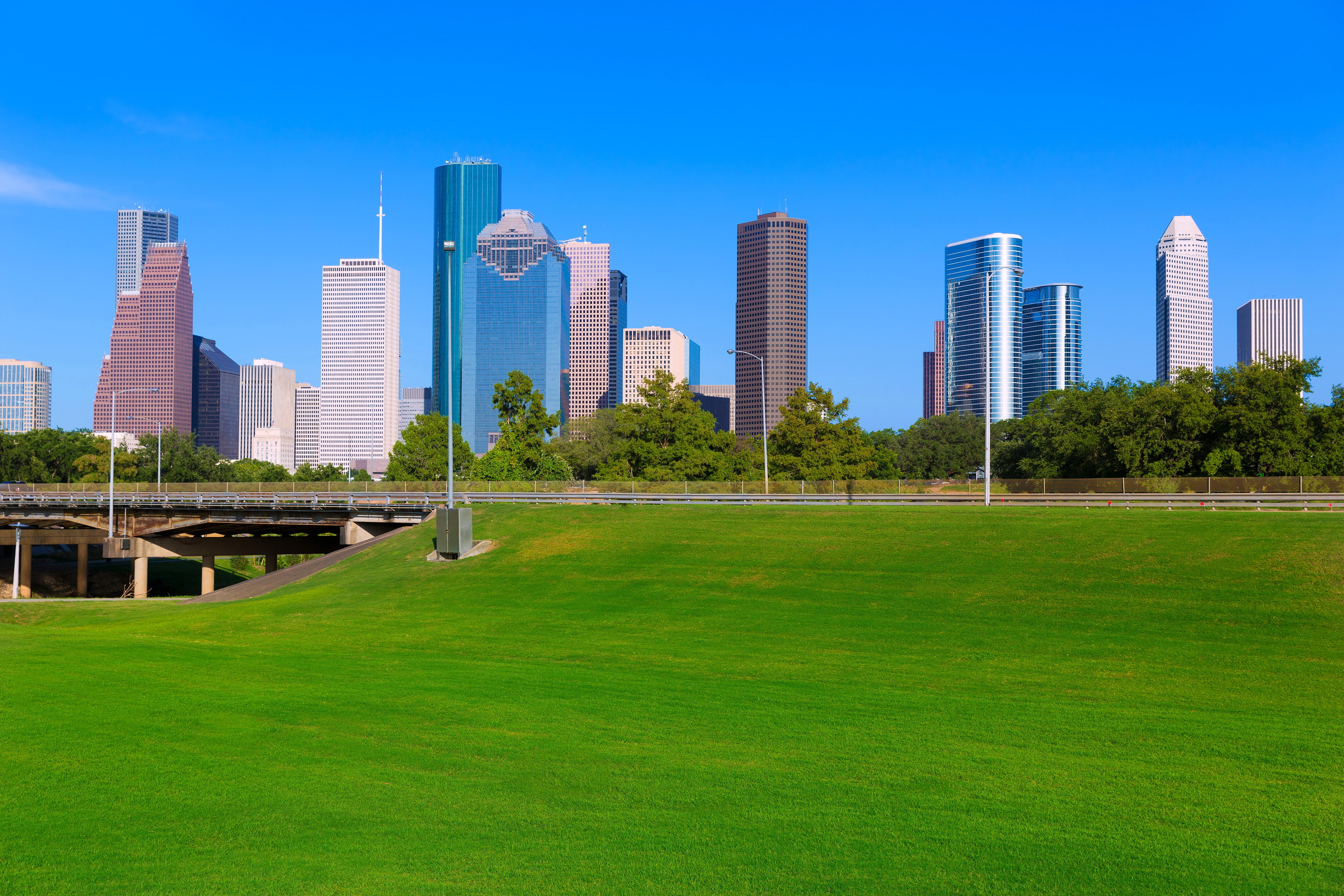 skyscrapers, 5K, the sky, grass, home, bridge, lawn, trees, road, field, blue, greens, Houston, USA, Texas, HD Wallpaper