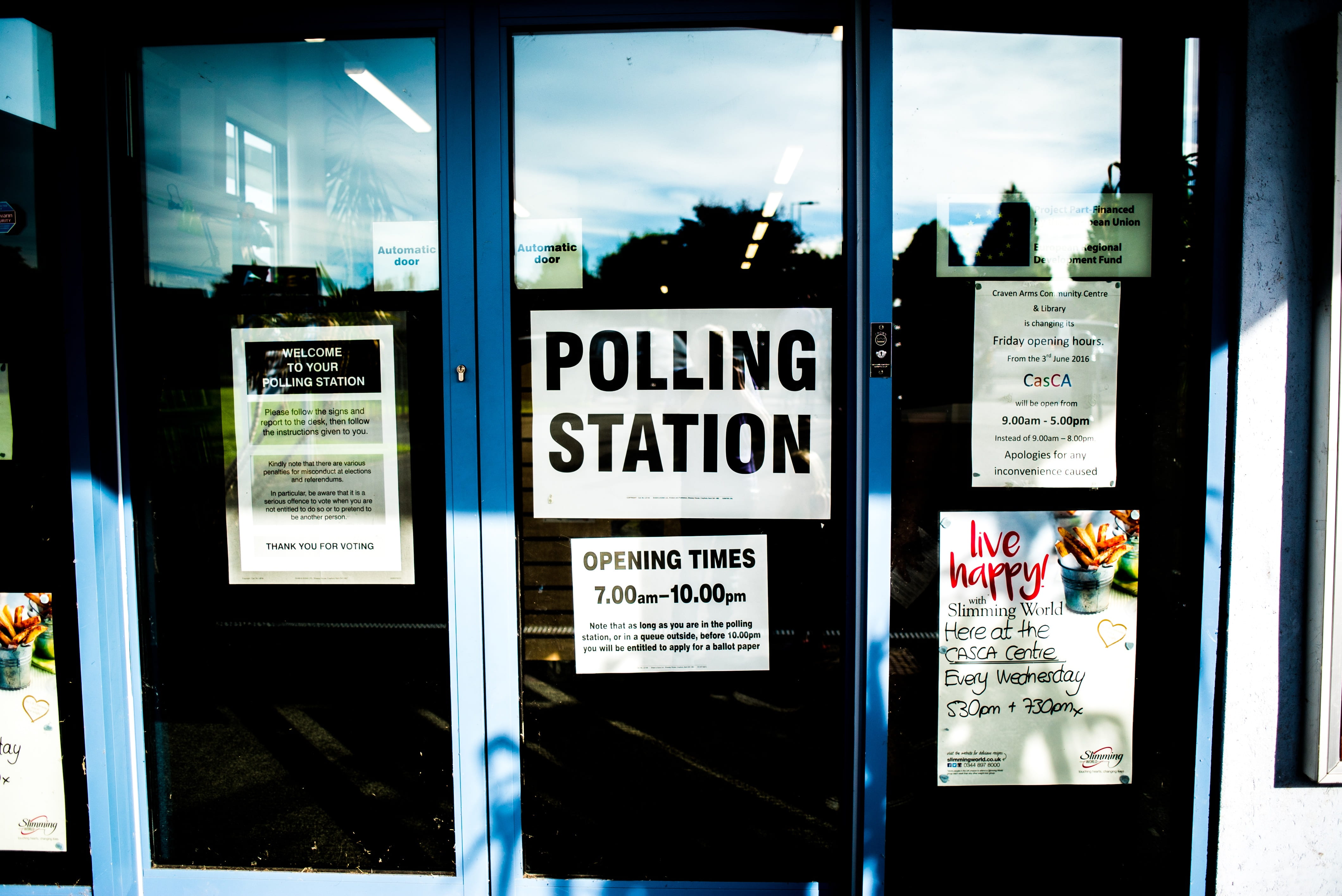 information sign, glass - material, nature, transparent, script, window, western script, 4K, doors, polling station, text, communication, outdoors, information, HD Wallpaper