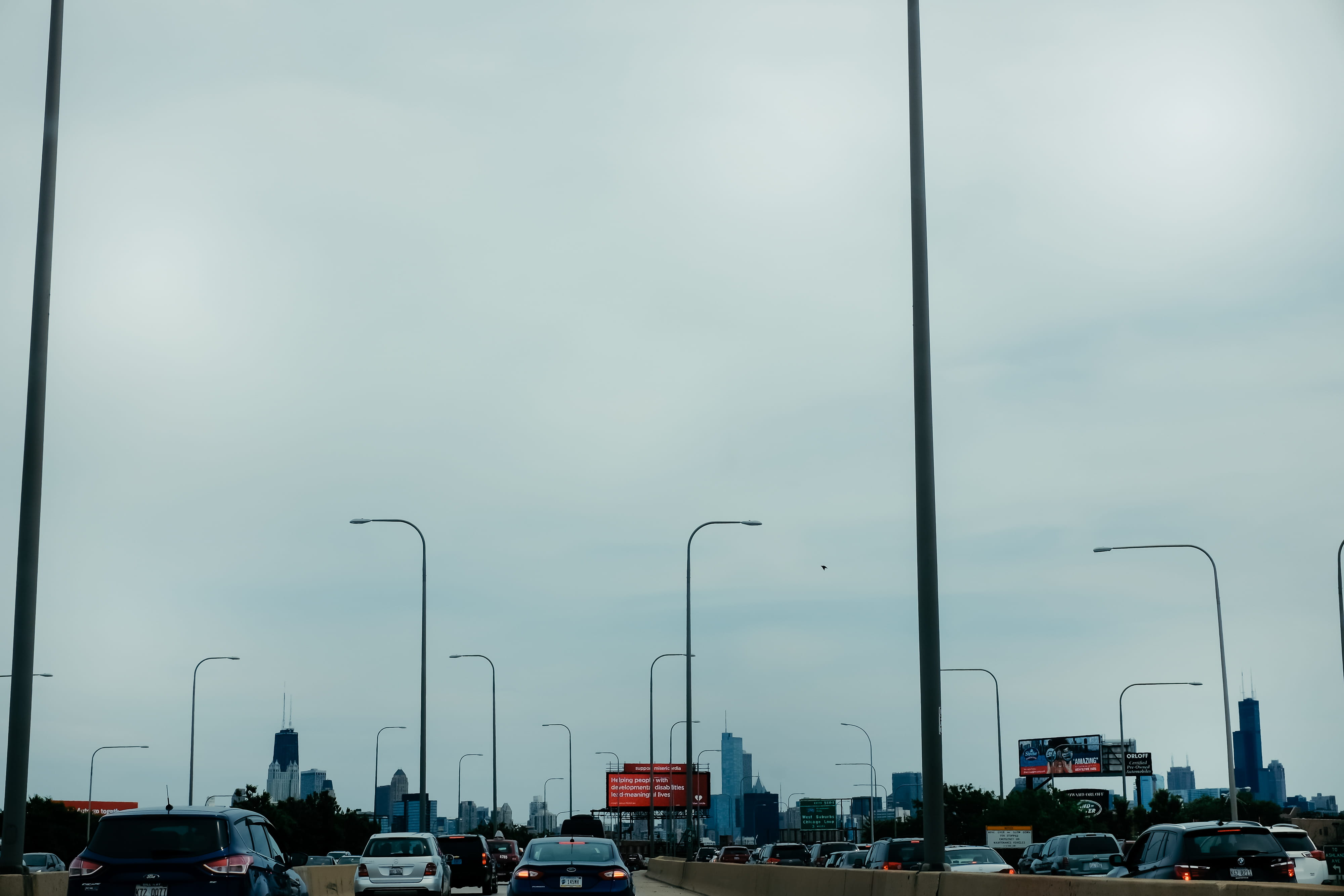 street light, street, skyline, illinois, nature, busy, green, asphalt, avenue, 4K, car, toll, german, sky, destination, pollution, light, america, urban, HD Wallpaper