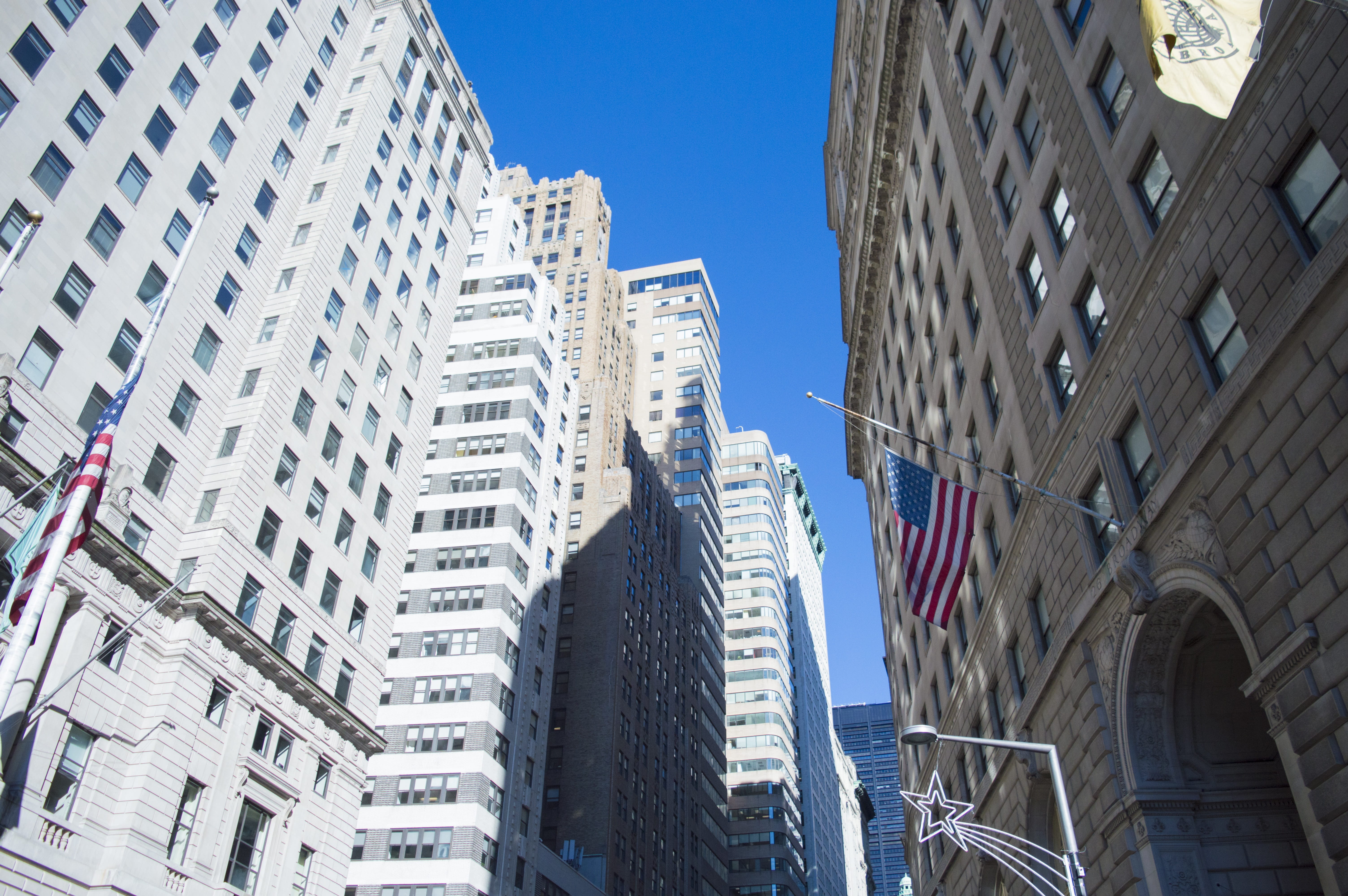 banking, no people, street, city, stock, exchange, 5K, sky, residential district, market, Wall Street, flag, building, apartment, economy, city Life, New York, HD Wallpaper