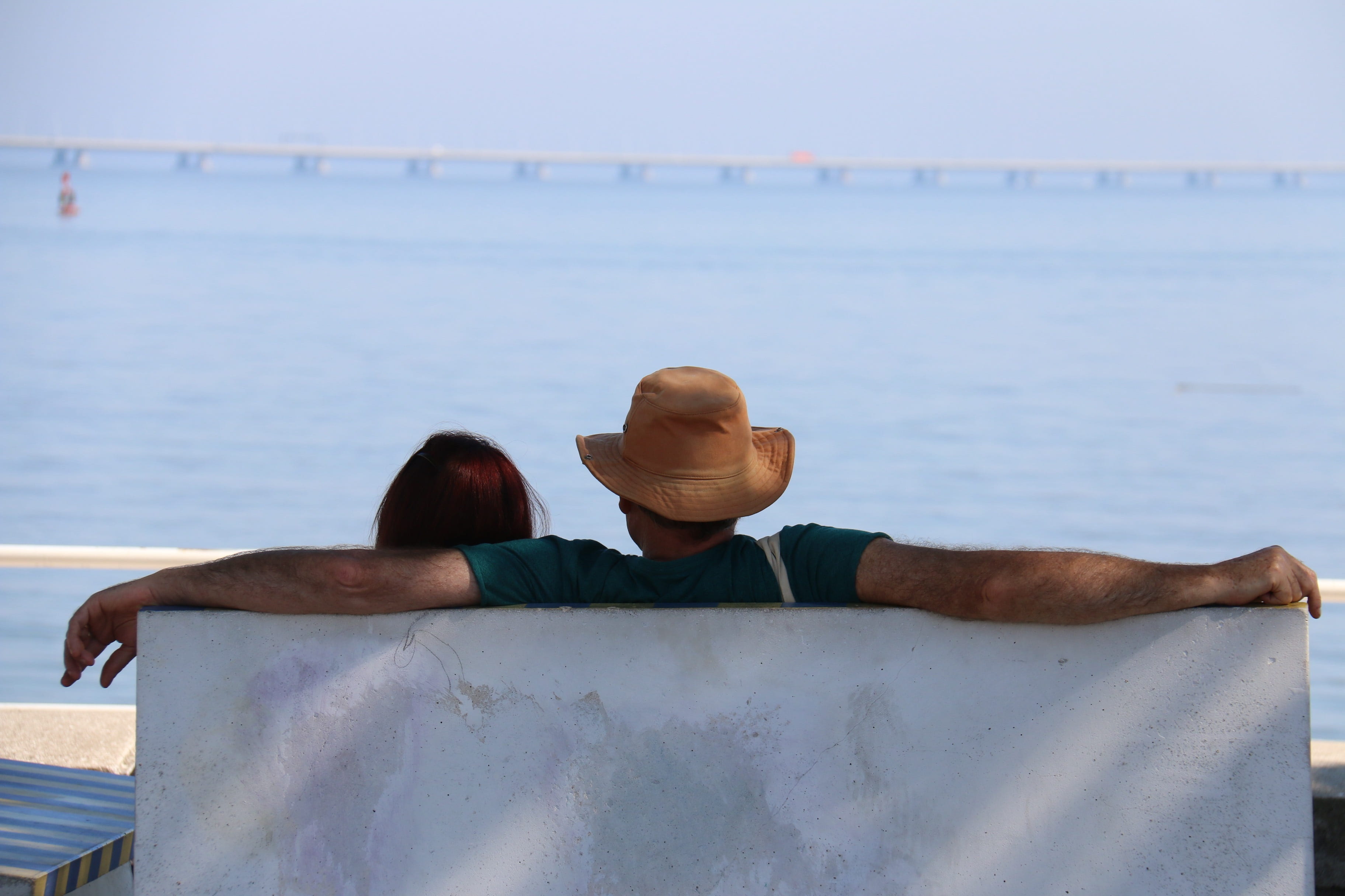 rest, sitting, tranquility, real people, portrait, security, thought, sea, outdoors, day, serenity, beira mar, nature, headshot, blue sky, meditate, sunny, HD Wallpaper