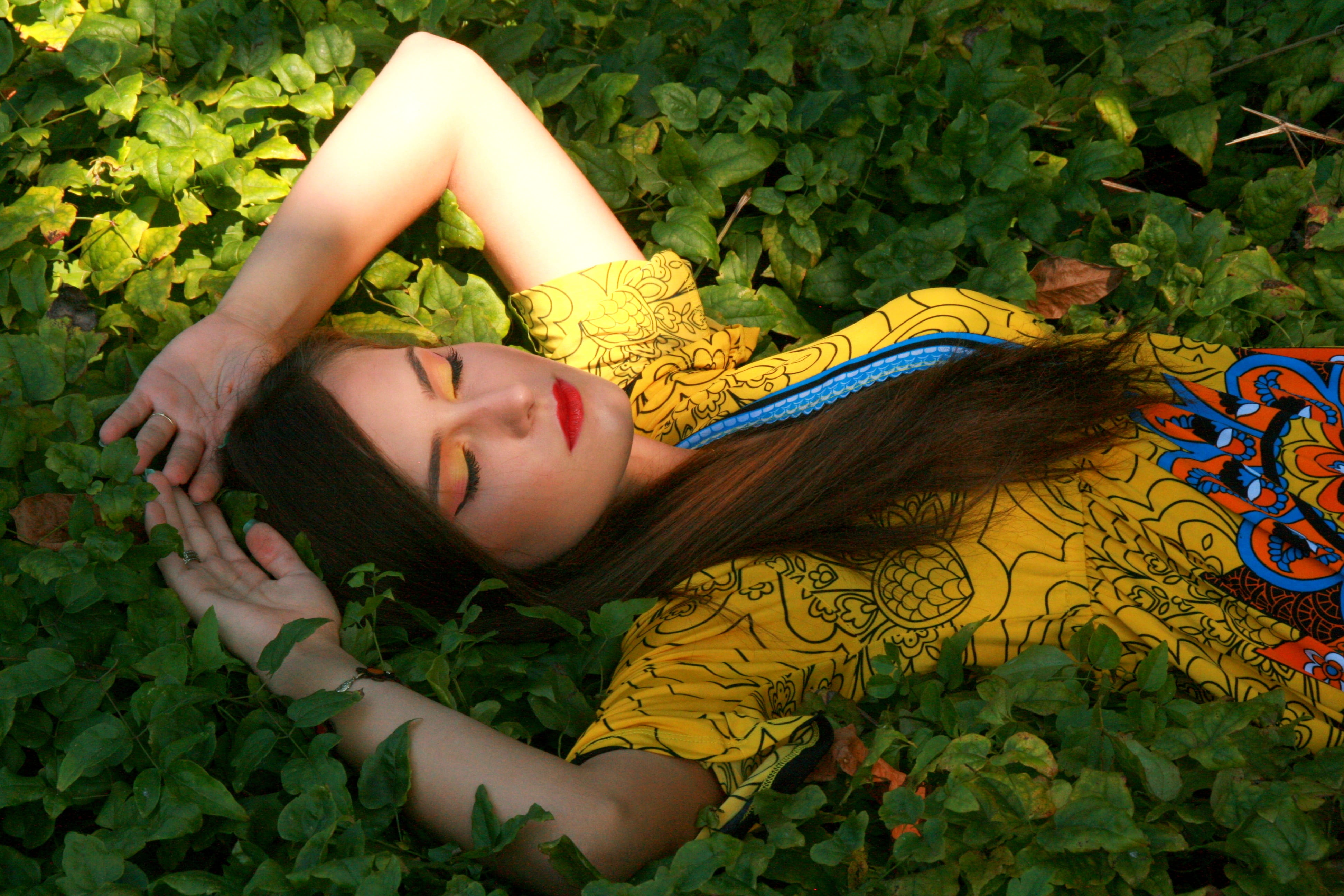 dress, lifestyles, nature, sarii, plant, arms raised, hair, high angle view, relaxation, outdoors, vegetation, hairstyle, 4K, portrait, human arm, eyes closed, HD Wallpaper