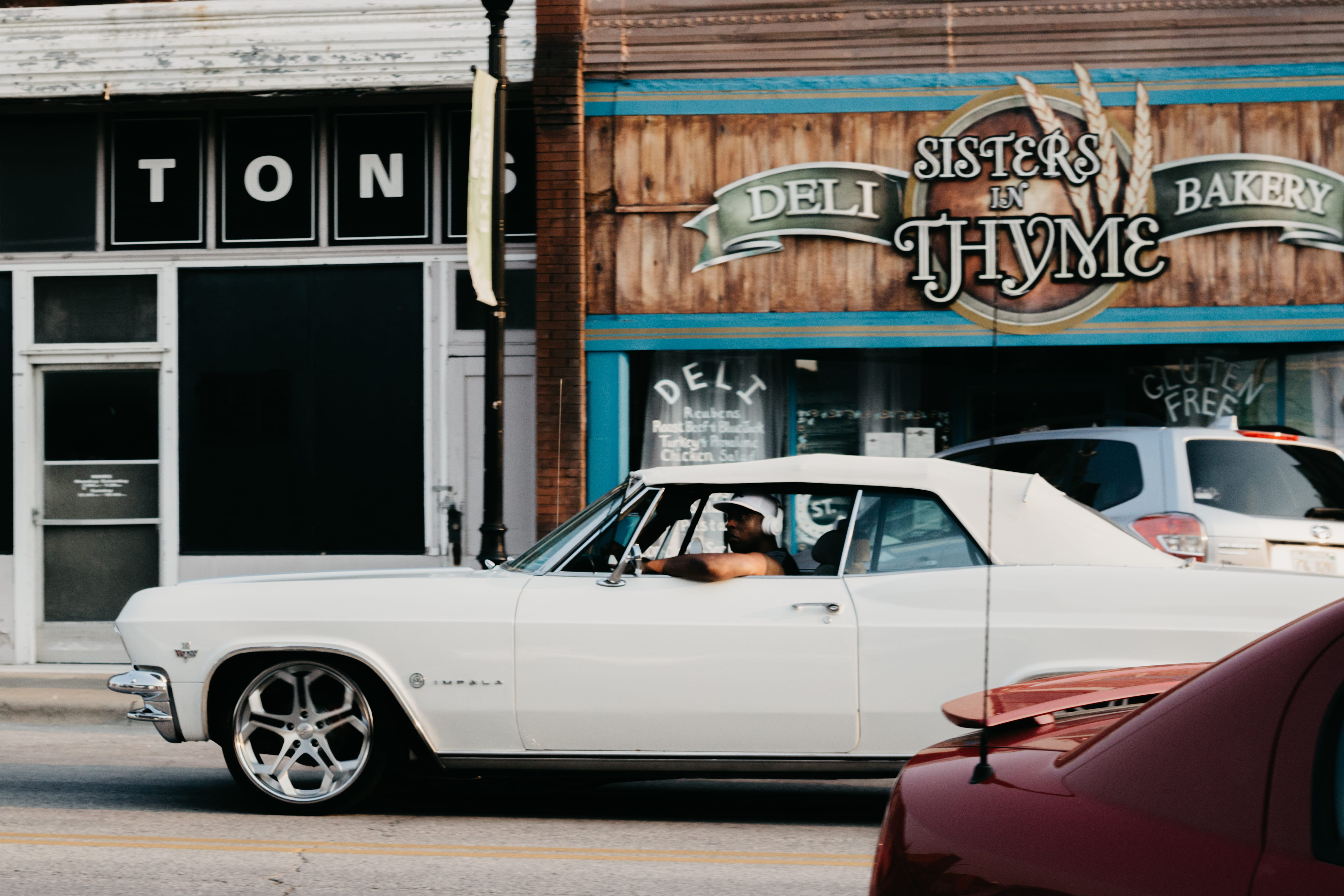 riding, 4K, mode of transportation, window, stationary, vintage, motor vehicle, western script, white, communication, arm, transportation, coupe, text, HD Wallpaper