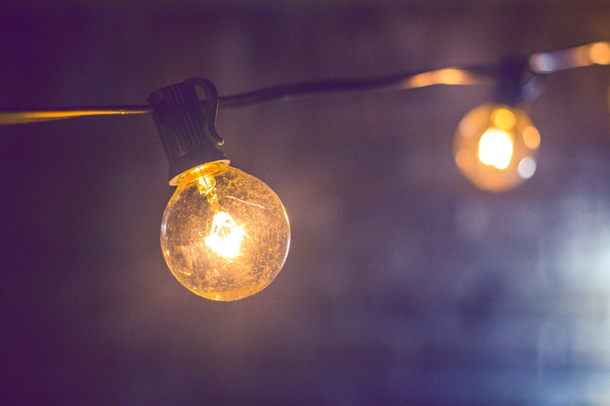 luminescence, 1080P, cable, filament, light bulb, glowing, electricity, night, electrical equipment, domestic room, focus on foreground, focus, glass - material, HD Wallpaper